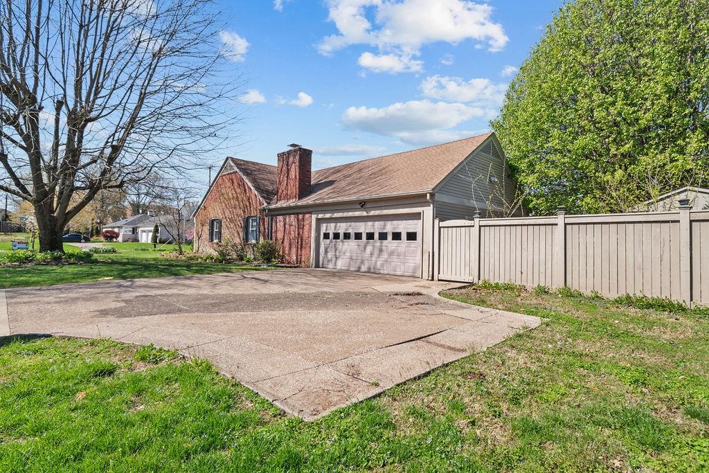 2005 York Drive, Owensboro, Kentucky 42301, 3 Bedrooms Bedrooms, ,2 BathroomsBathrooms,Single Family Residence,For Sale,York Drive,91891