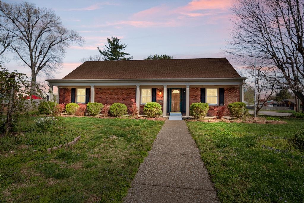 2005 York Drive, Owensboro, Kentucky 42301, 3 Bedrooms Bedrooms, ,2 BathroomsBathrooms,Single Family Residence,For Sale,York Drive,91891