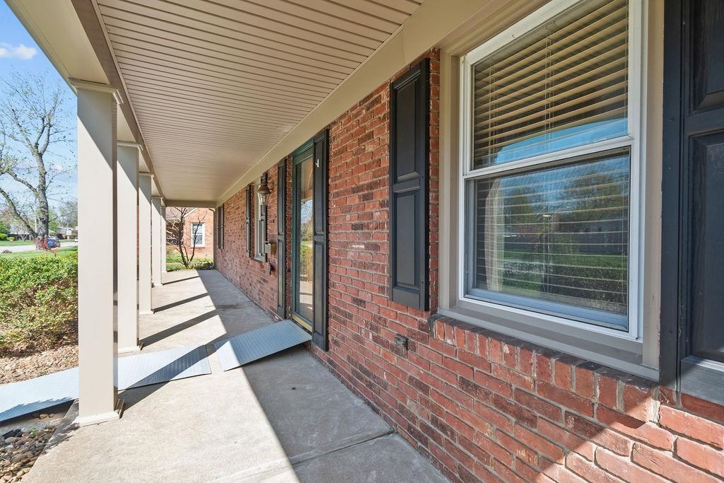 2005 York Drive, Owensboro, Kentucky 42301, 3 Bedrooms Bedrooms, ,2 BathroomsBathrooms,Single Family Residence,For Sale,York Drive,91891