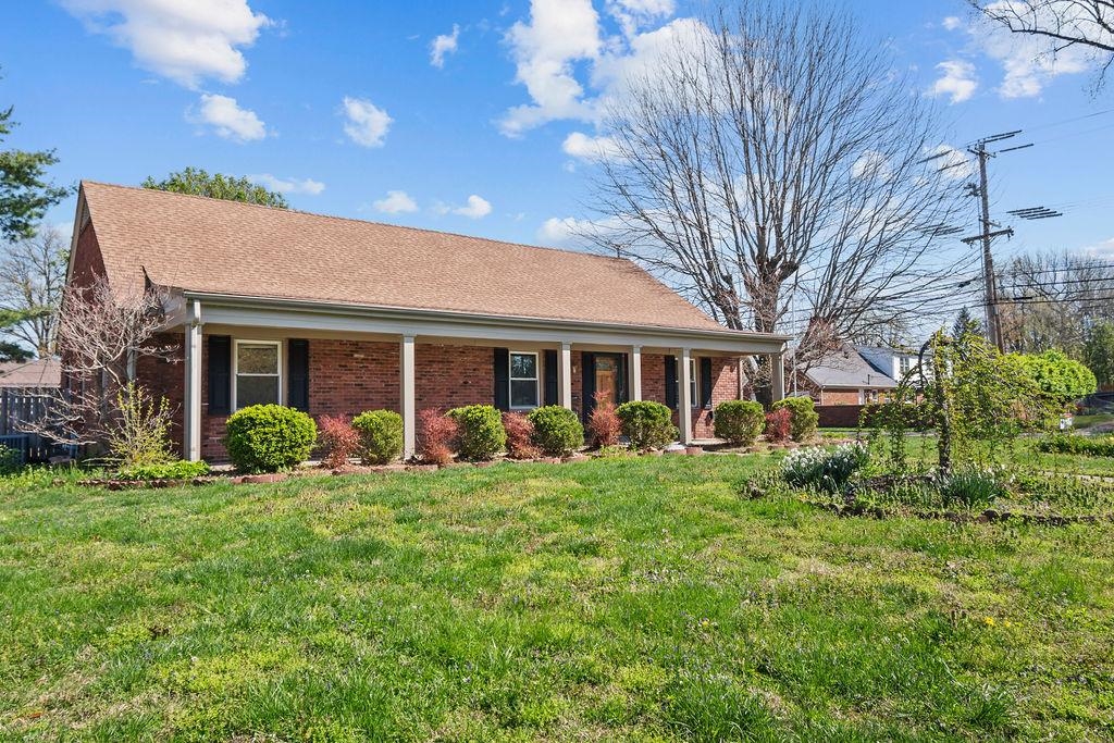 2005 York Drive, Owensboro, Kentucky 42301, 3 Bedrooms Bedrooms, ,2 BathroomsBathrooms,Single Family Residence,For Sale,York Drive,91891