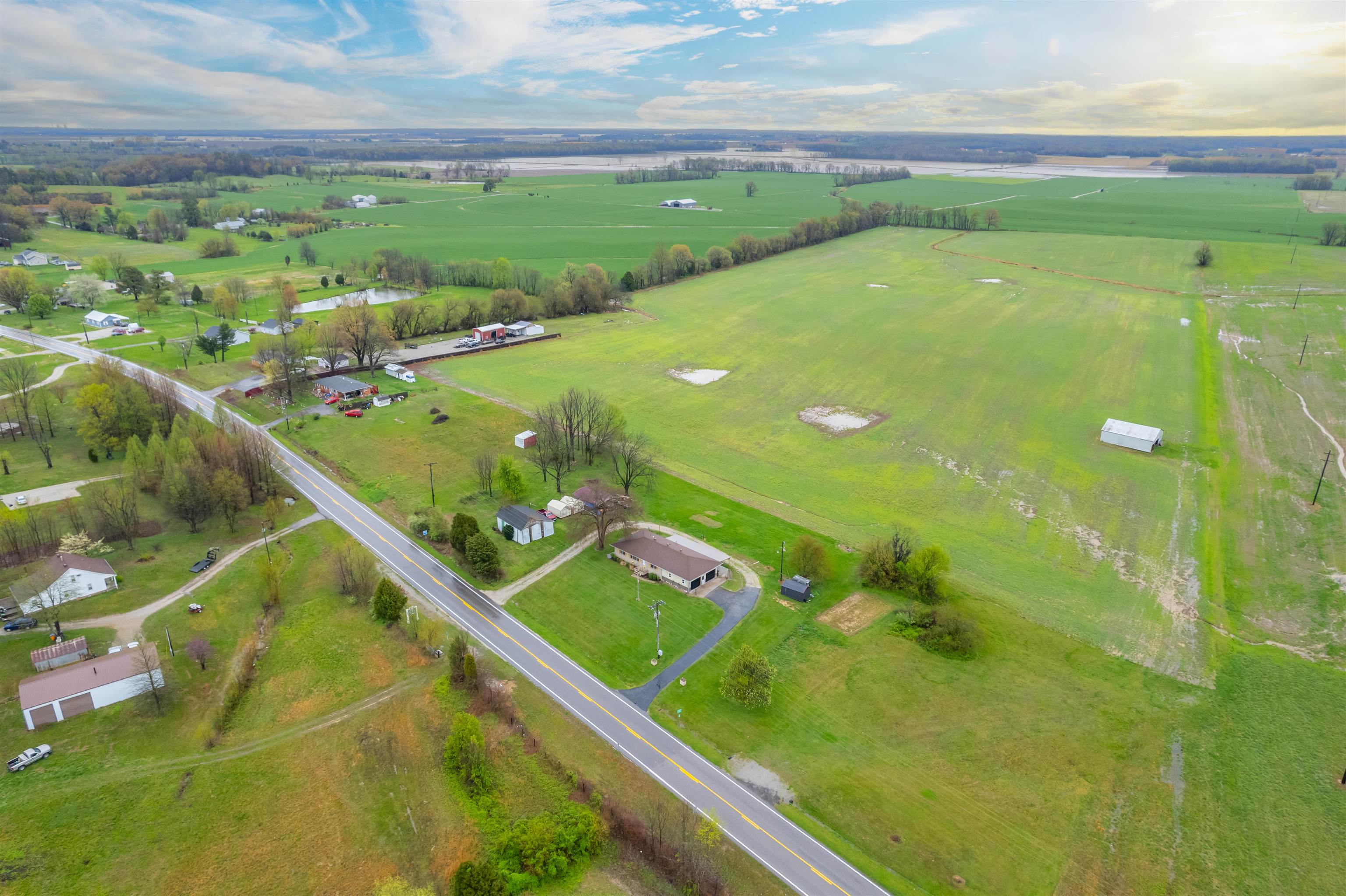 10975 HWY 81, Utica, Kentucky 42376, 2 Bedrooms Bedrooms, ,1 BathroomBathrooms,Single Family Residence,For Sale,HWY 81,91895