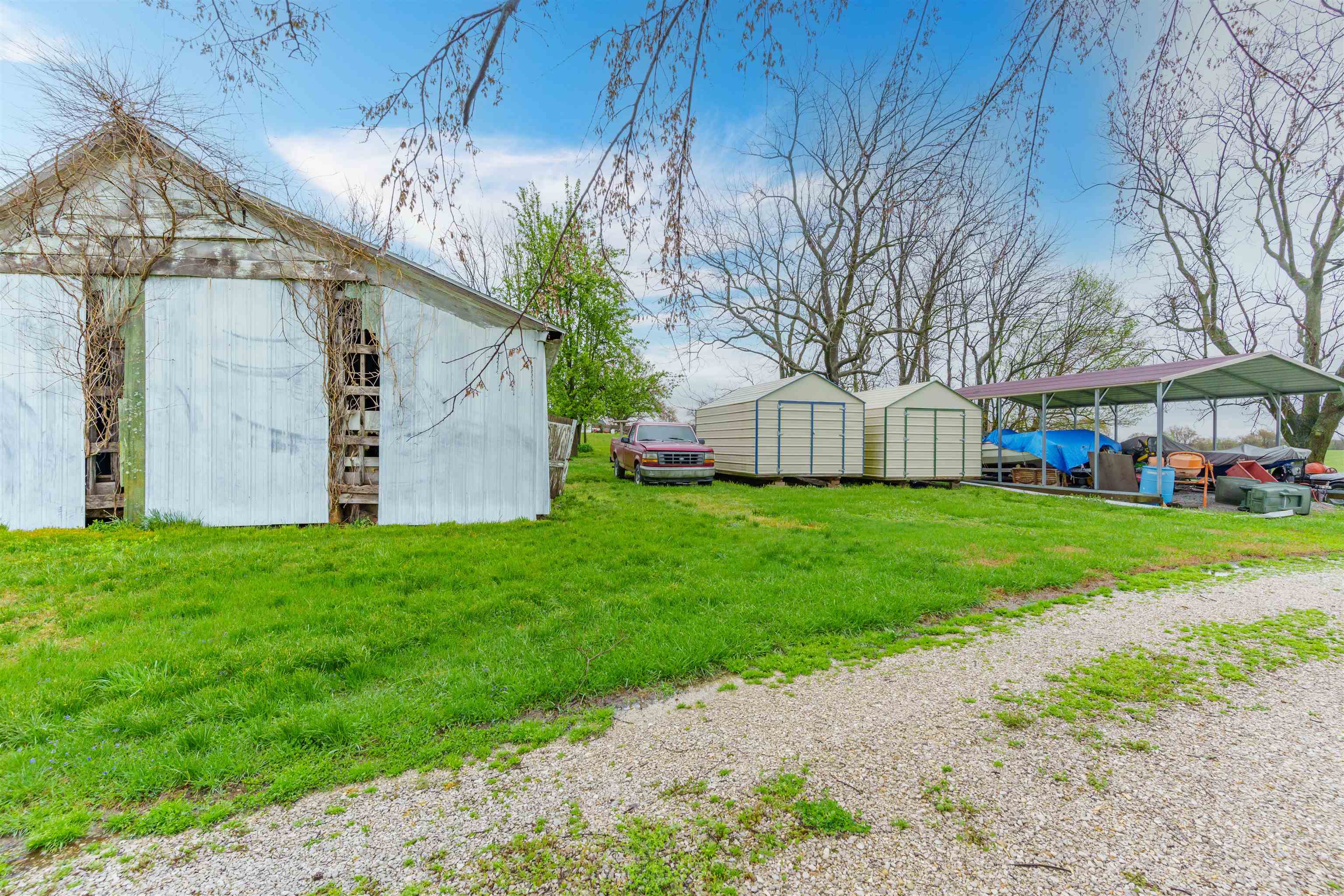 10975 HWY 81, Utica, Kentucky 42376, 2 Bedrooms Bedrooms, ,1 BathroomBathrooms,Single Family Residence,For Sale,HWY 81,91895