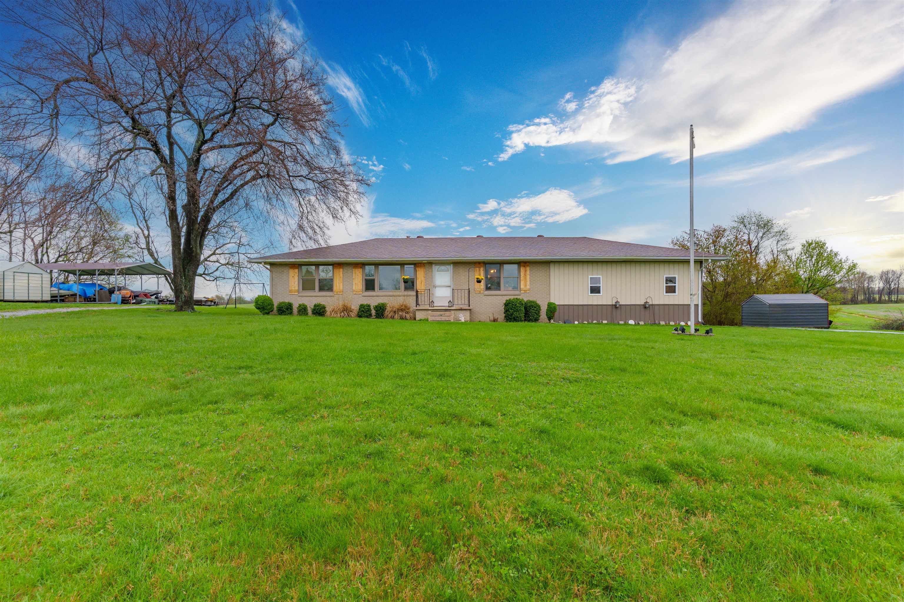 10975 HWY 81, Utica, Kentucky 42376, 2 Bedrooms Bedrooms, ,1 BathroomBathrooms,Single Family Residence,For Sale,HWY 81,91895