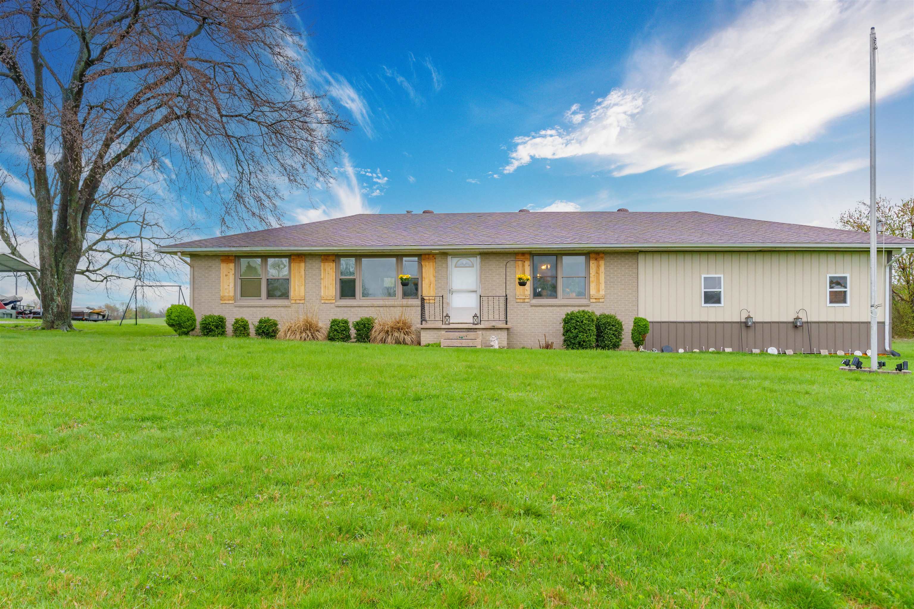 10975 HWY 81, Utica, Kentucky 42376, 2 Bedrooms Bedrooms, ,1 BathroomBathrooms,Single Family Residence,For Sale,HWY 81,91895