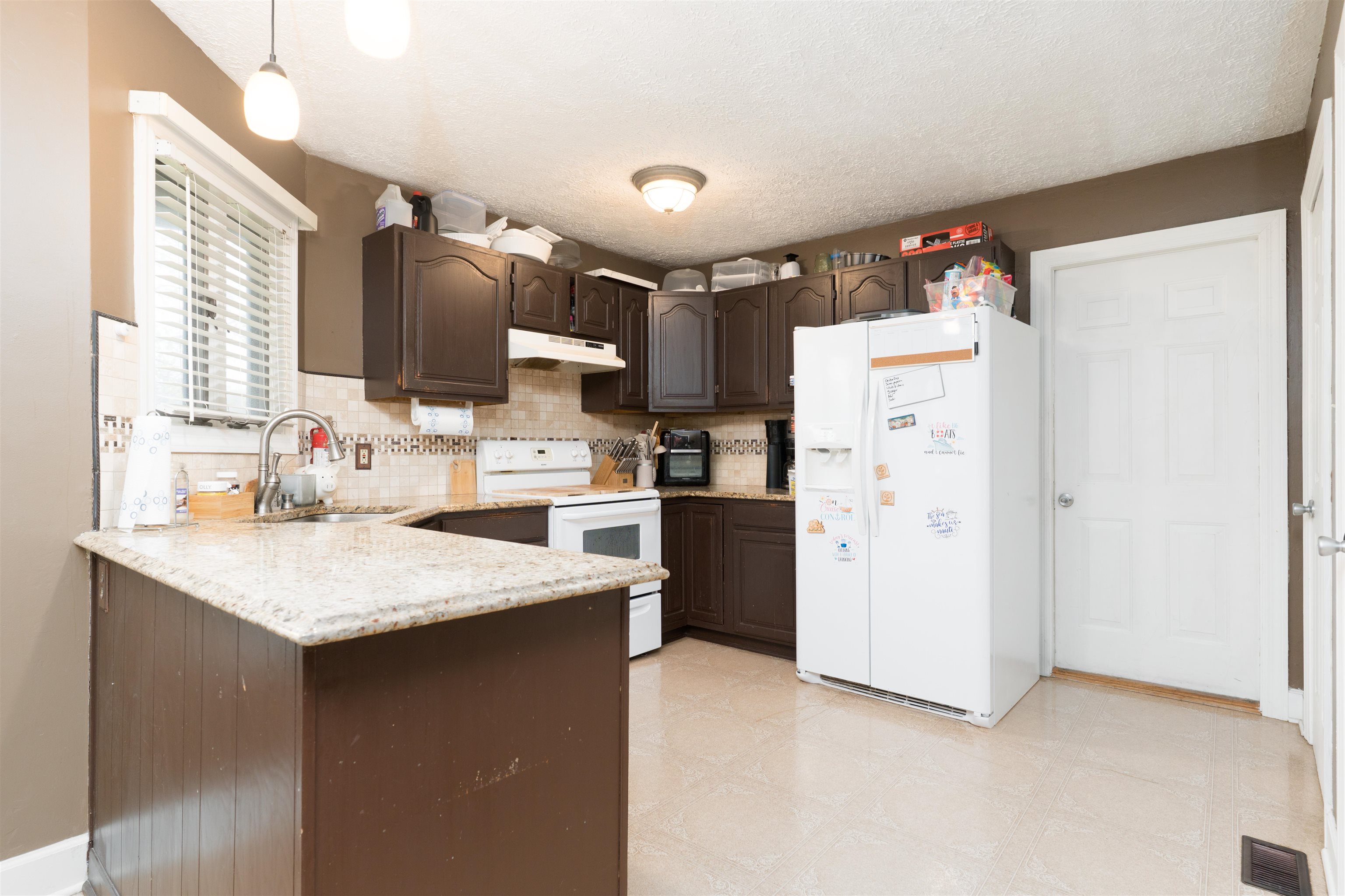 3825 Hayden Road, Owensboro, Kentucky 42303, 3 Bedrooms Bedrooms, ,2 BathroomsBathrooms,Single Family Residence,For Sale,Hayden Road,91901