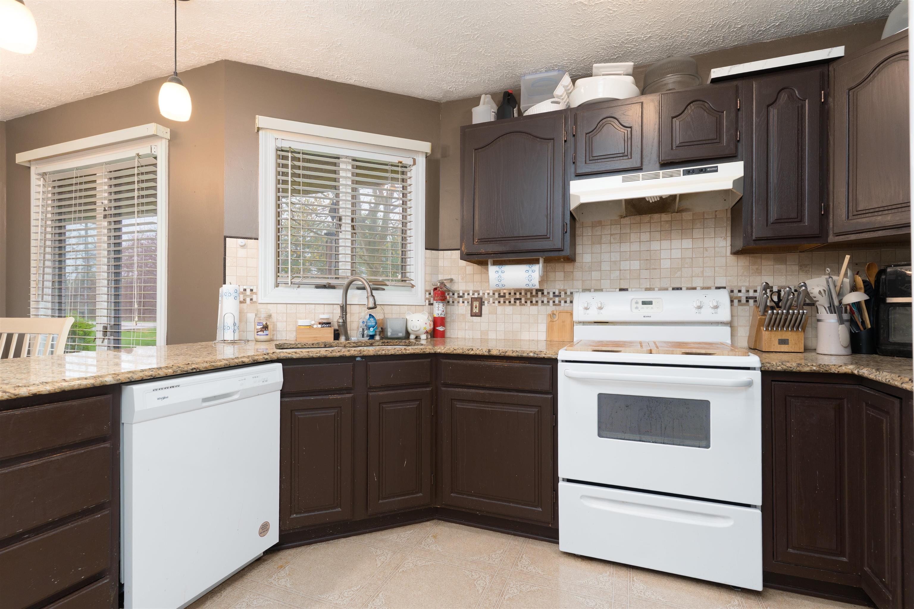 3825 Hayden Road, Owensboro, Kentucky 42303, 3 Bedrooms Bedrooms, ,2 BathroomsBathrooms,Single Family Residence,For Sale,Hayden Road,91901