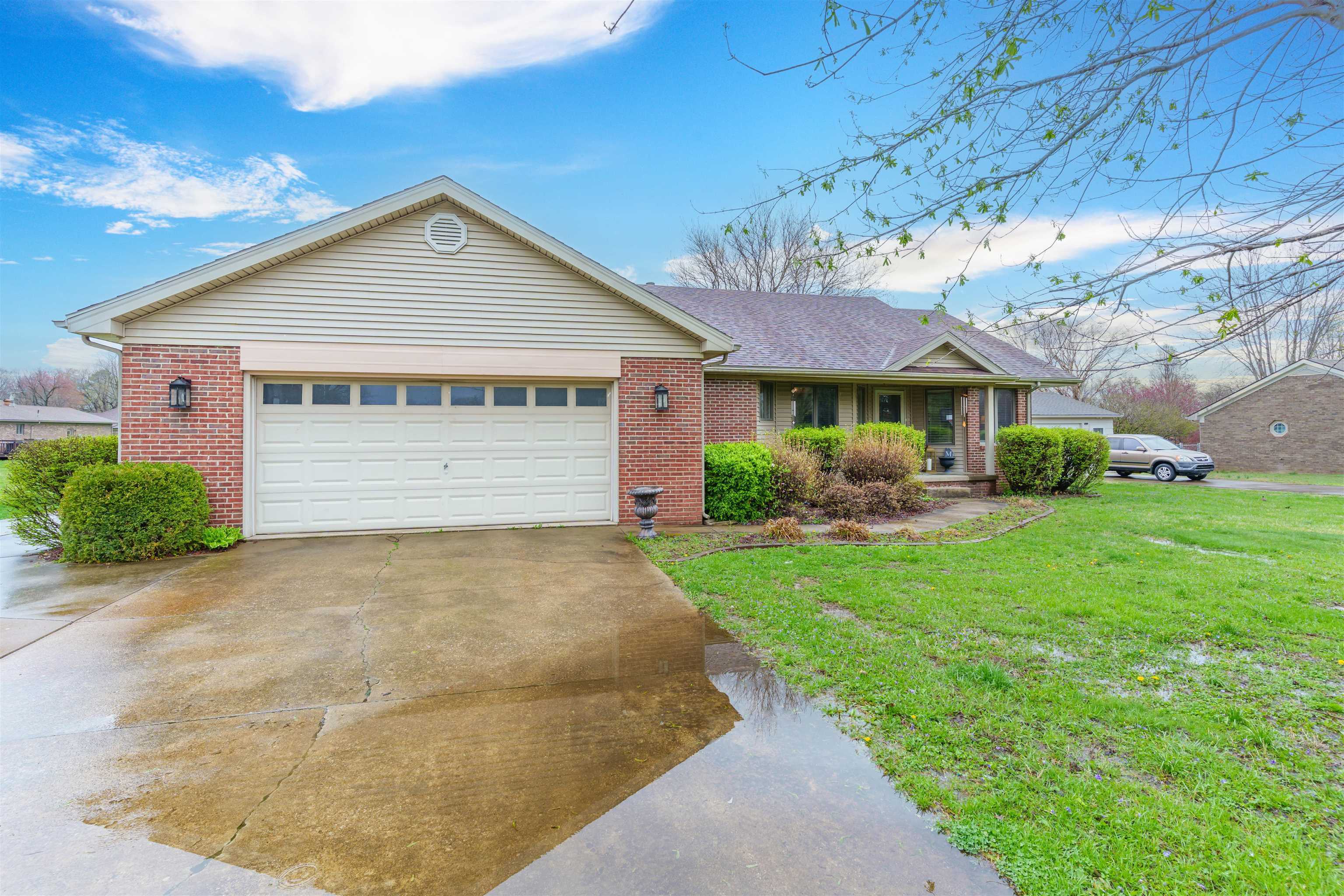 3825 Hayden Road, Owensboro, Kentucky 42303, 3 Bedrooms Bedrooms, ,2 BathroomsBathrooms,Single Family Residence,For Sale,Hayden Road,91901
