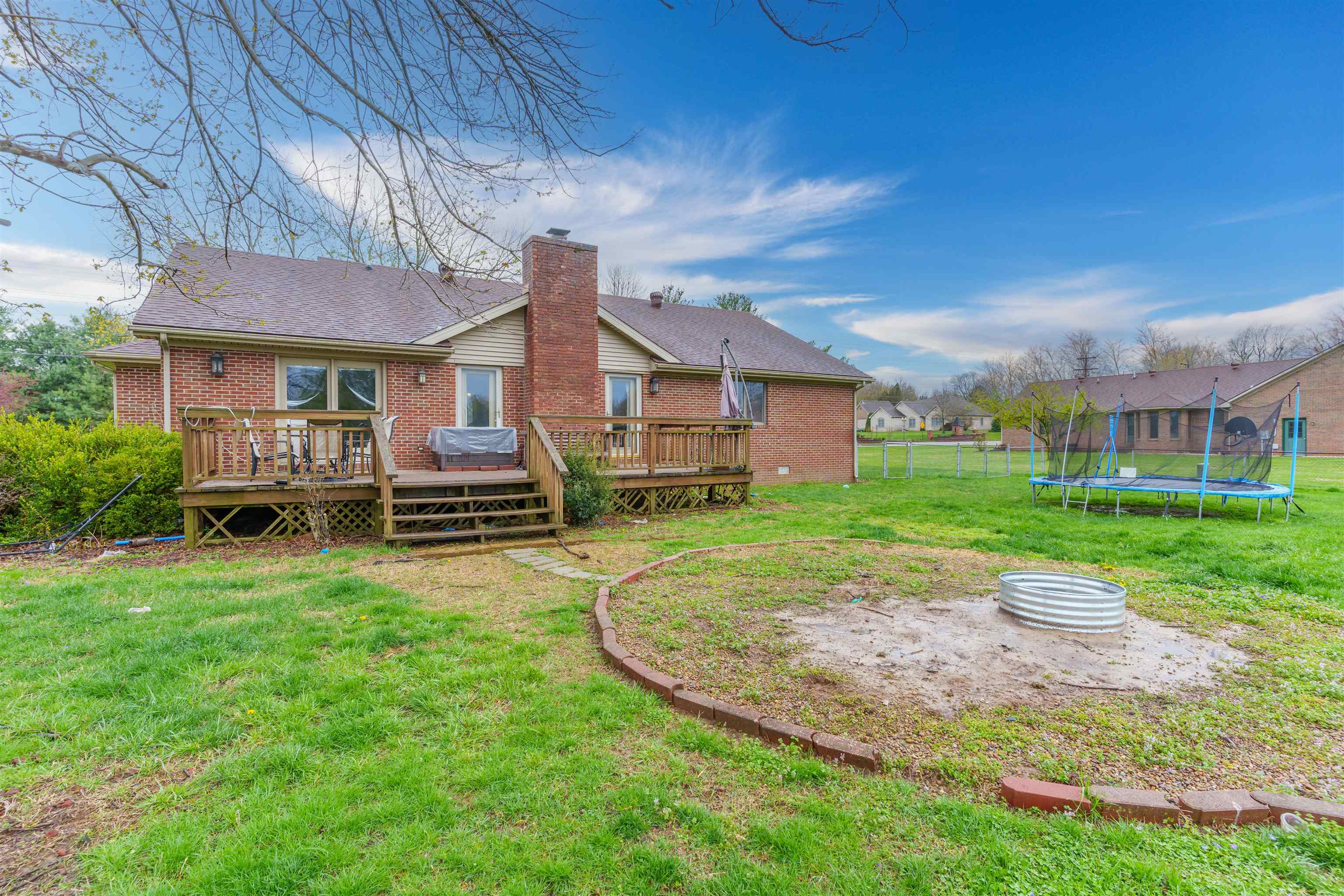 3825 Hayden Road, Owensboro, Kentucky 42303, 3 Bedrooms Bedrooms, ,2 BathroomsBathrooms,Single Family Residence,For Sale,Hayden Road,91901