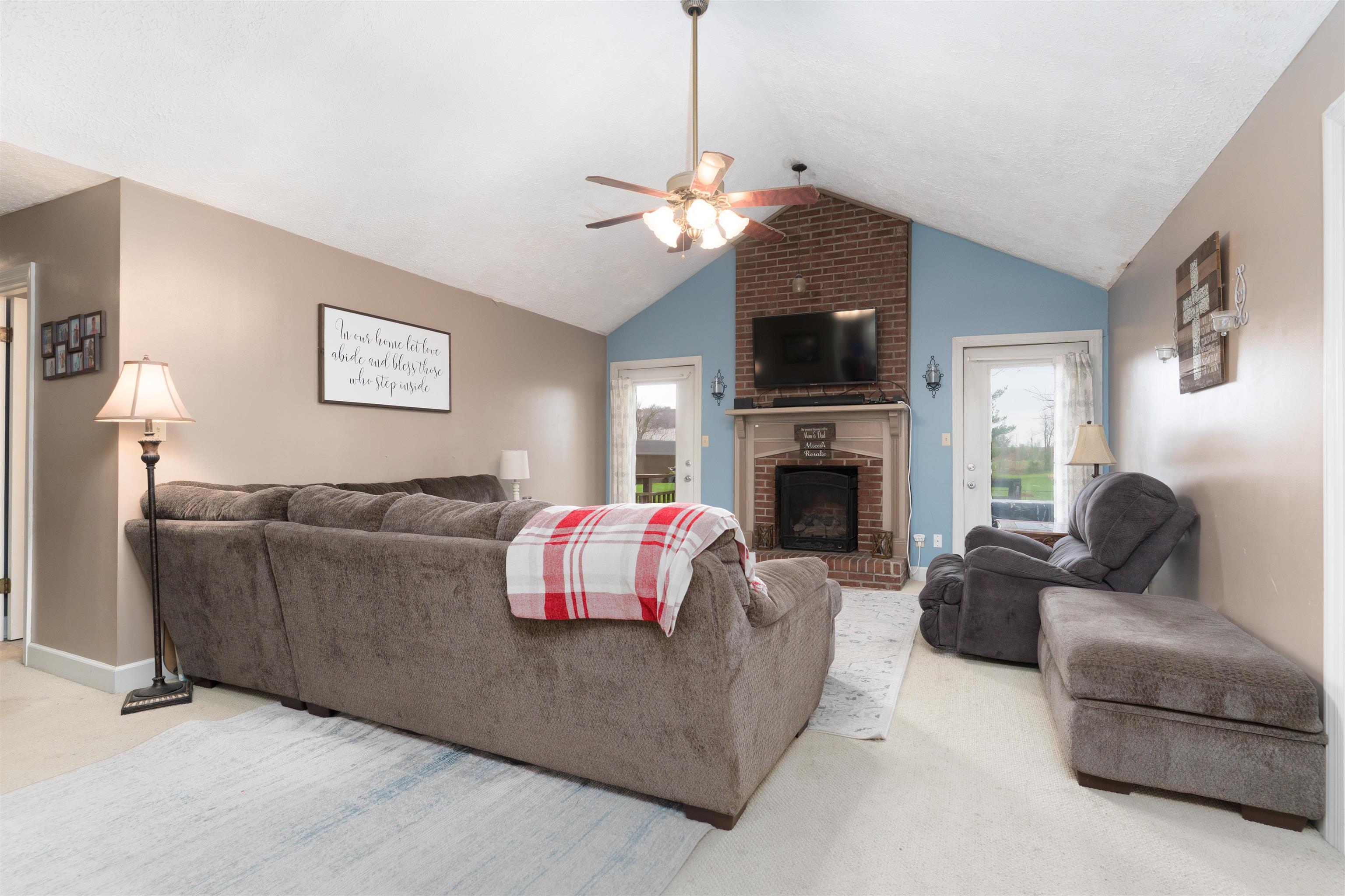 3825 Hayden Road, Owensboro, Kentucky 42303, 3 Bedrooms Bedrooms, ,2 BathroomsBathrooms,Single Family Residence,For Sale,Hayden Road,91901