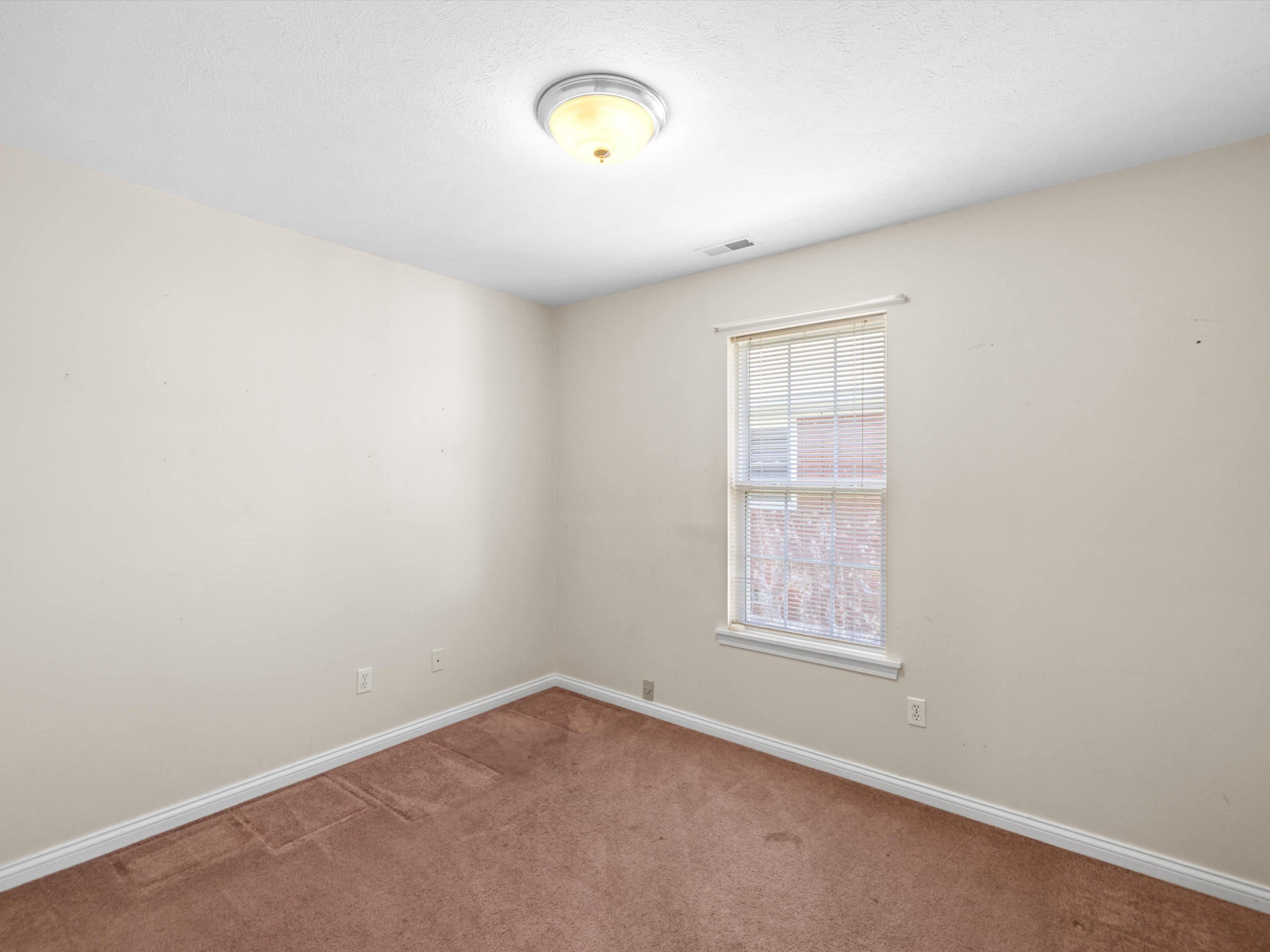 531 22nd St, Owensboro, Kentucky 42303-3820, 3 Bedrooms Bedrooms, ,2 BathroomsBathrooms,Single Family Residence,For Sale,22nd St,91903
