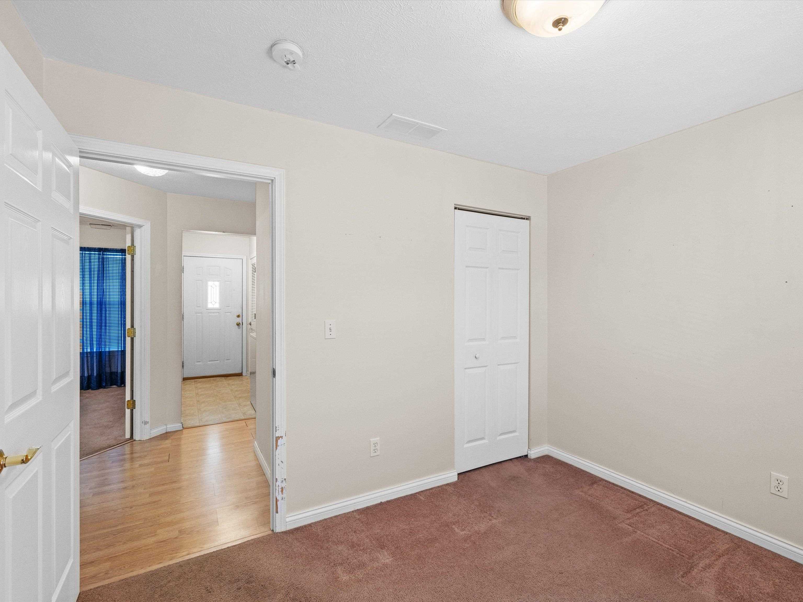 531 22nd St, Owensboro, Kentucky 42303-3820, 3 Bedrooms Bedrooms, ,2 BathroomsBathrooms,Single Family Residence,For Sale,22nd St,91903