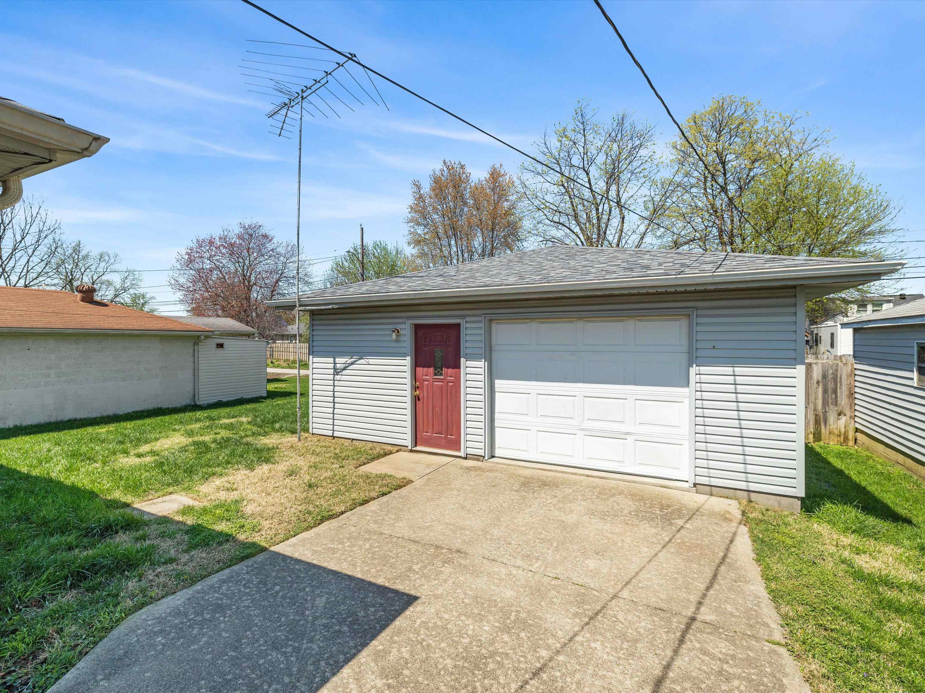 531 22nd St, Owensboro, Kentucky 42303-3820, 3 Bedrooms Bedrooms, ,2 BathroomsBathrooms,Single Family Residence,For Sale,22nd St,91903