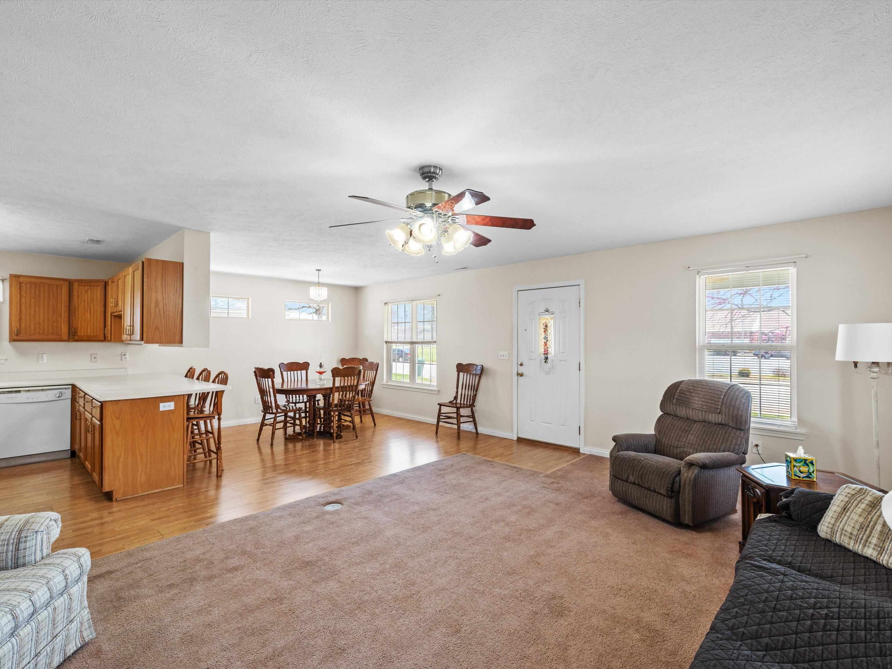 531 22nd St, Owensboro, Kentucky 42303-3820, 3 Bedrooms Bedrooms, ,2 BathroomsBathrooms,Single Family Residence,For Sale,22nd St,91903