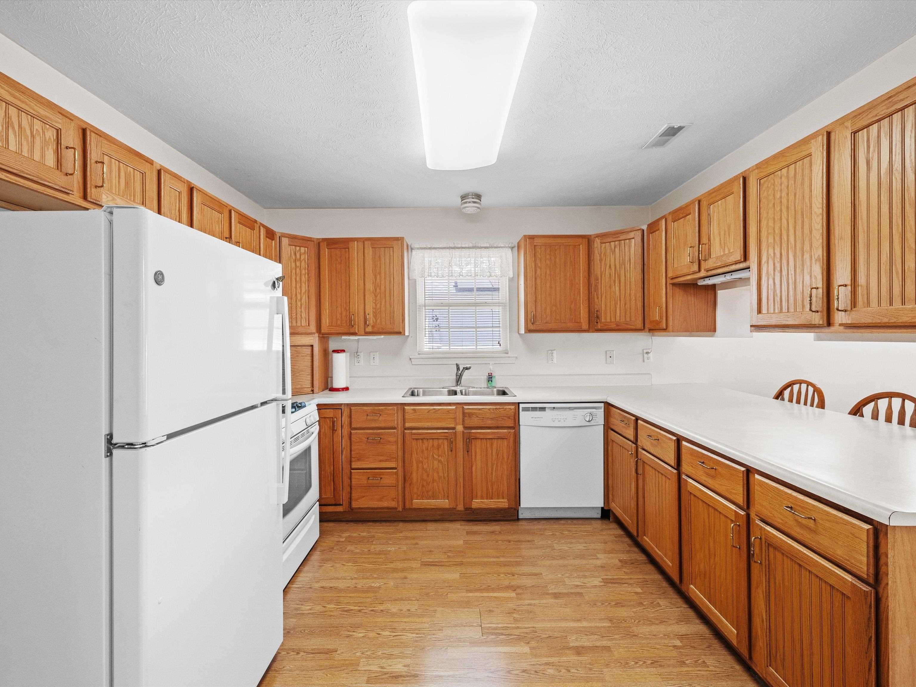 531 22nd St, Owensboro, Kentucky 42303-3820, 3 Bedrooms Bedrooms, ,2 BathroomsBathrooms,Single Family Residence,For Sale,22nd St,91903