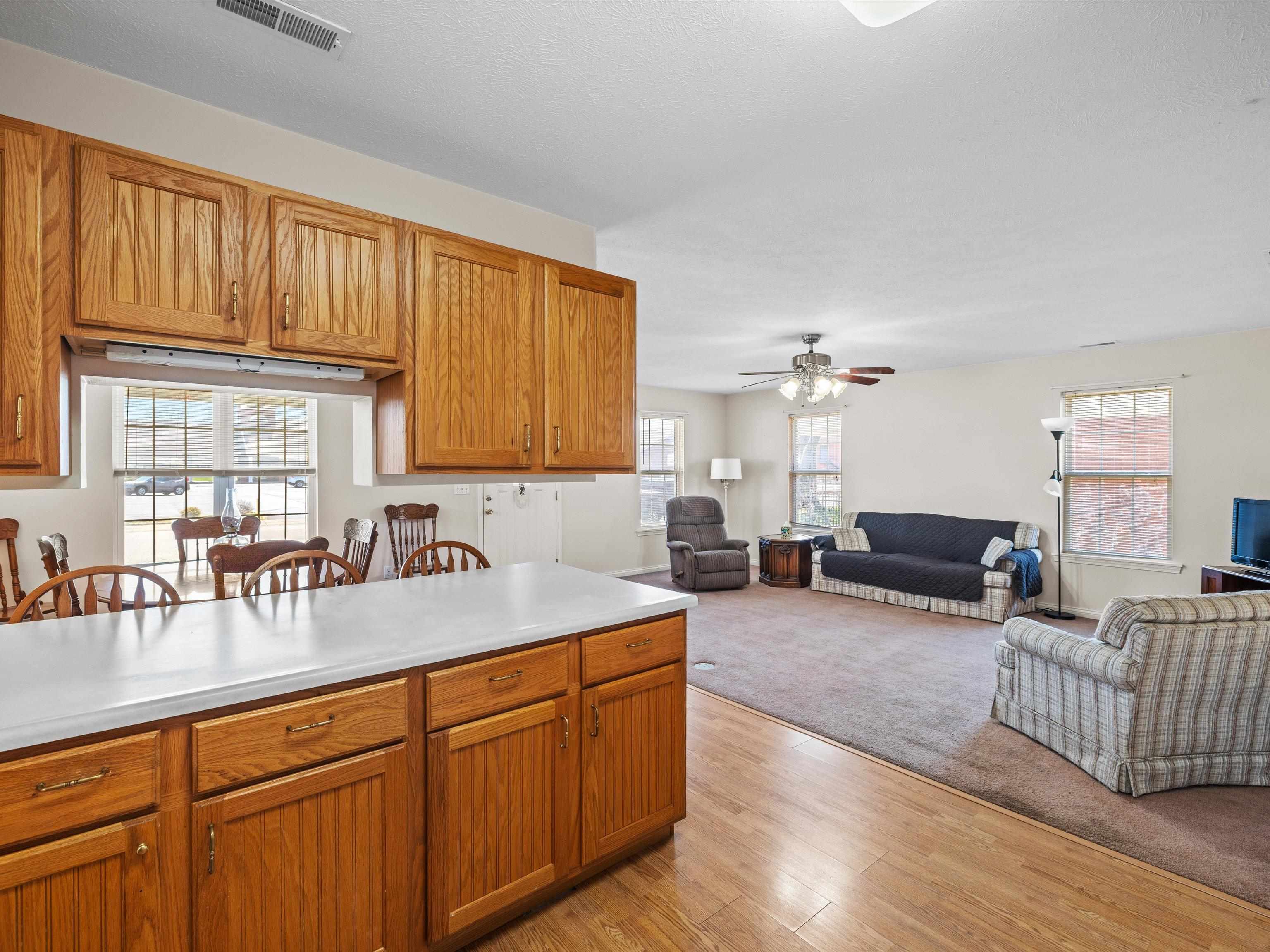 531 22nd St, Owensboro, Kentucky 42303-3820, 3 Bedrooms Bedrooms, ,2 BathroomsBathrooms,Single Family Residence,For Sale,22nd St,91903