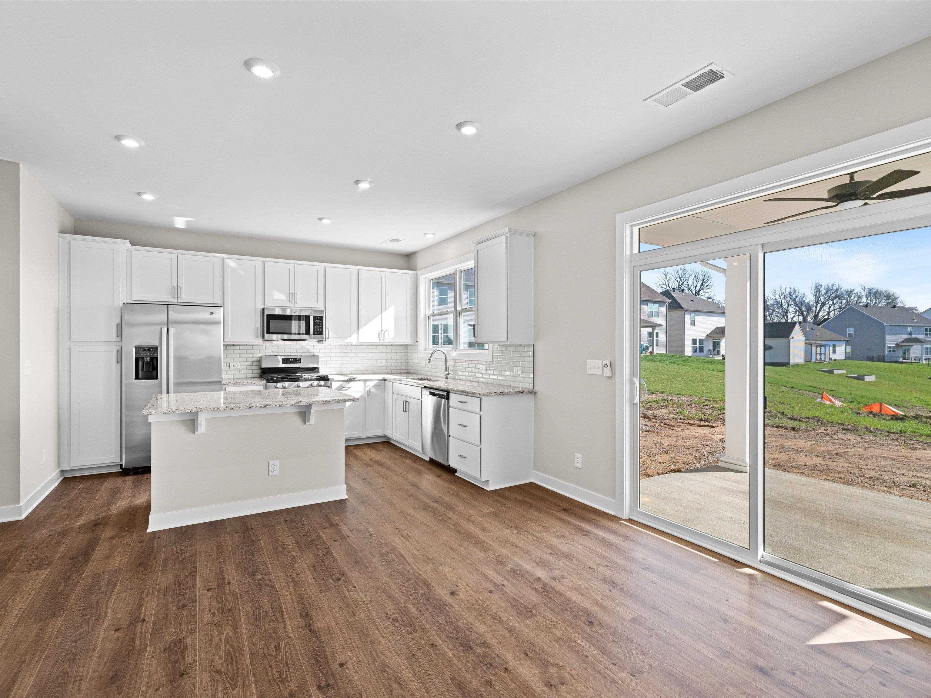 3927 Heatherstone Drive, Owensboro, Kentucky 42301, 4 Bedrooms Bedrooms, ,2 BathroomsBathrooms,Single Family Residence,For Sale,Heatherstone Drive,91909