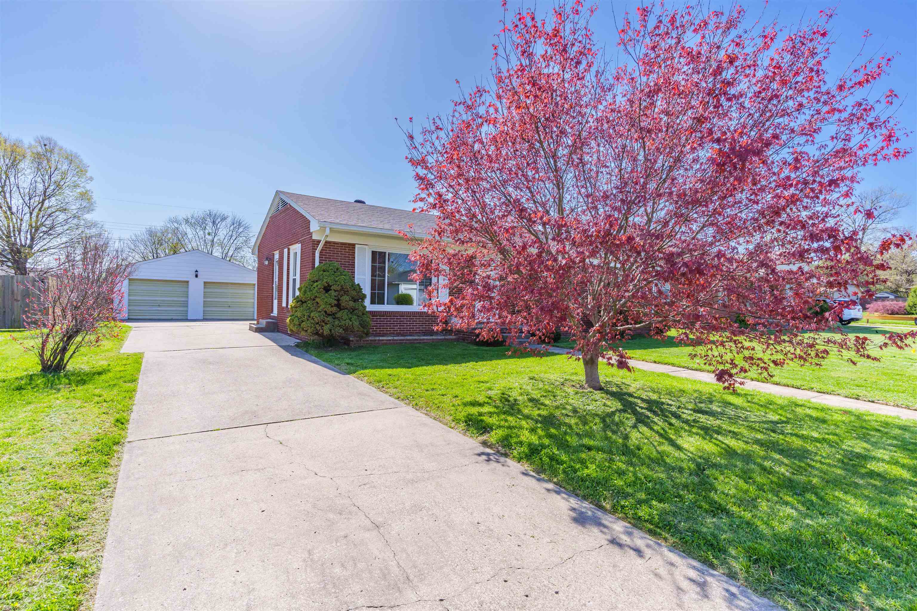 808 Charles Scott Dr., Owensboro, Kentucky 42303, 3 Bedrooms Bedrooms, ,1 BathroomBathrooms,Single Family Residence,For Sale,Charles Scott Dr.,91910