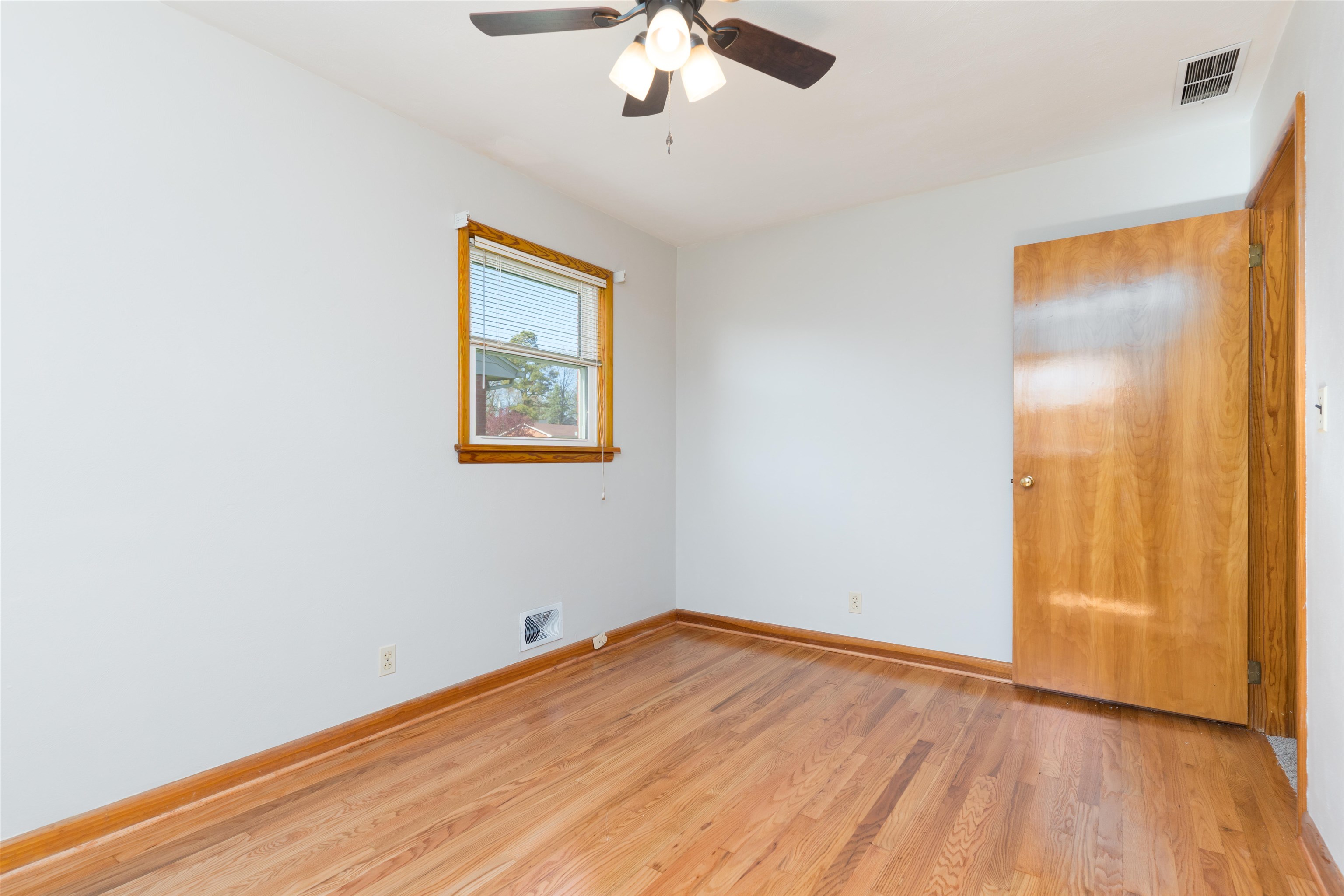 808 Charles Scott Dr., Owensboro, Kentucky 42303, 3 Bedrooms Bedrooms, ,1 BathroomBathrooms,Single Family Residence,For Sale,Charles Scott Dr.,91910