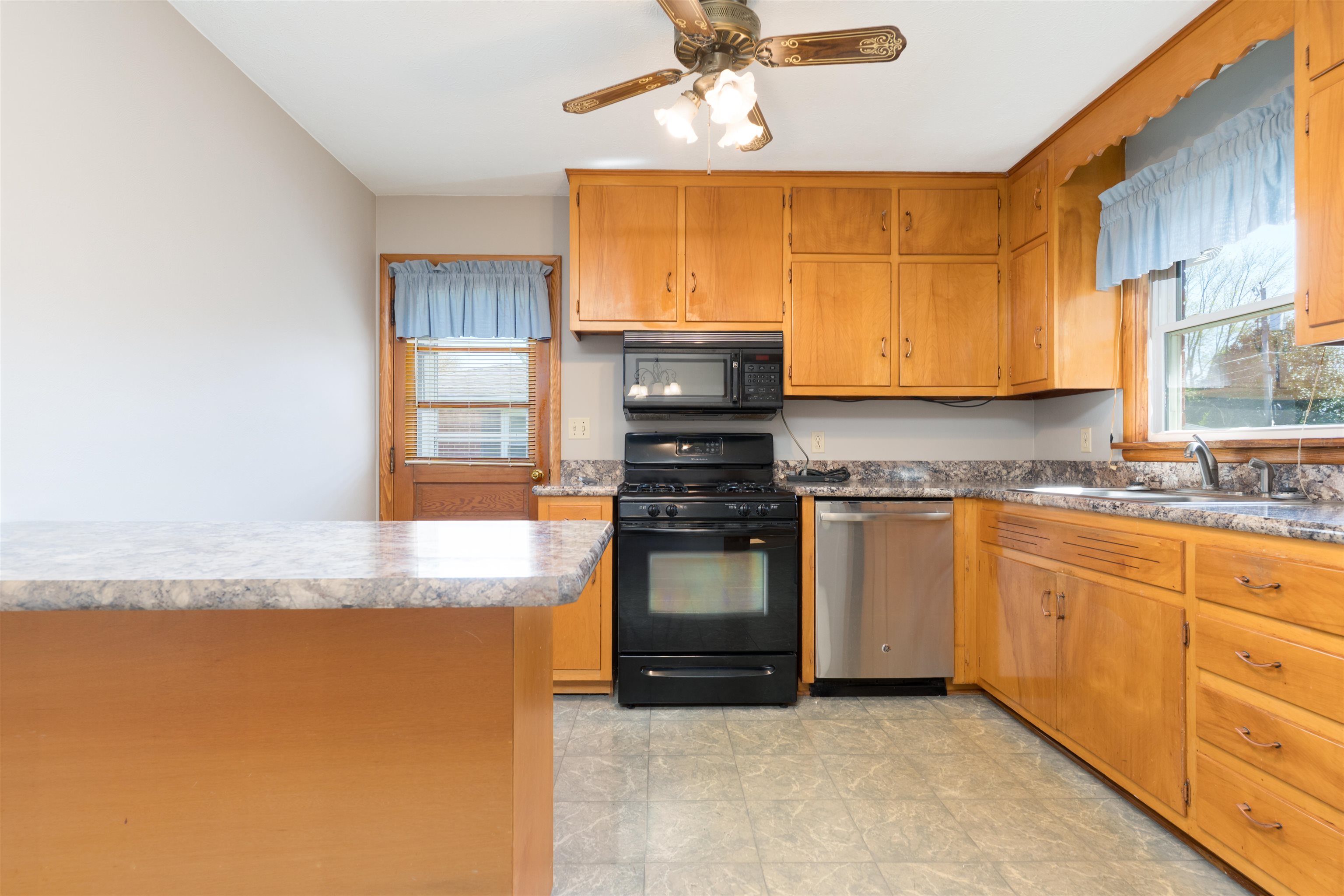 808 Charles Scott Dr., Owensboro, Kentucky 42303, 3 Bedrooms Bedrooms, ,1 BathroomBathrooms,Single Family Residence,For Sale,Charles Scott Dr.,91910
