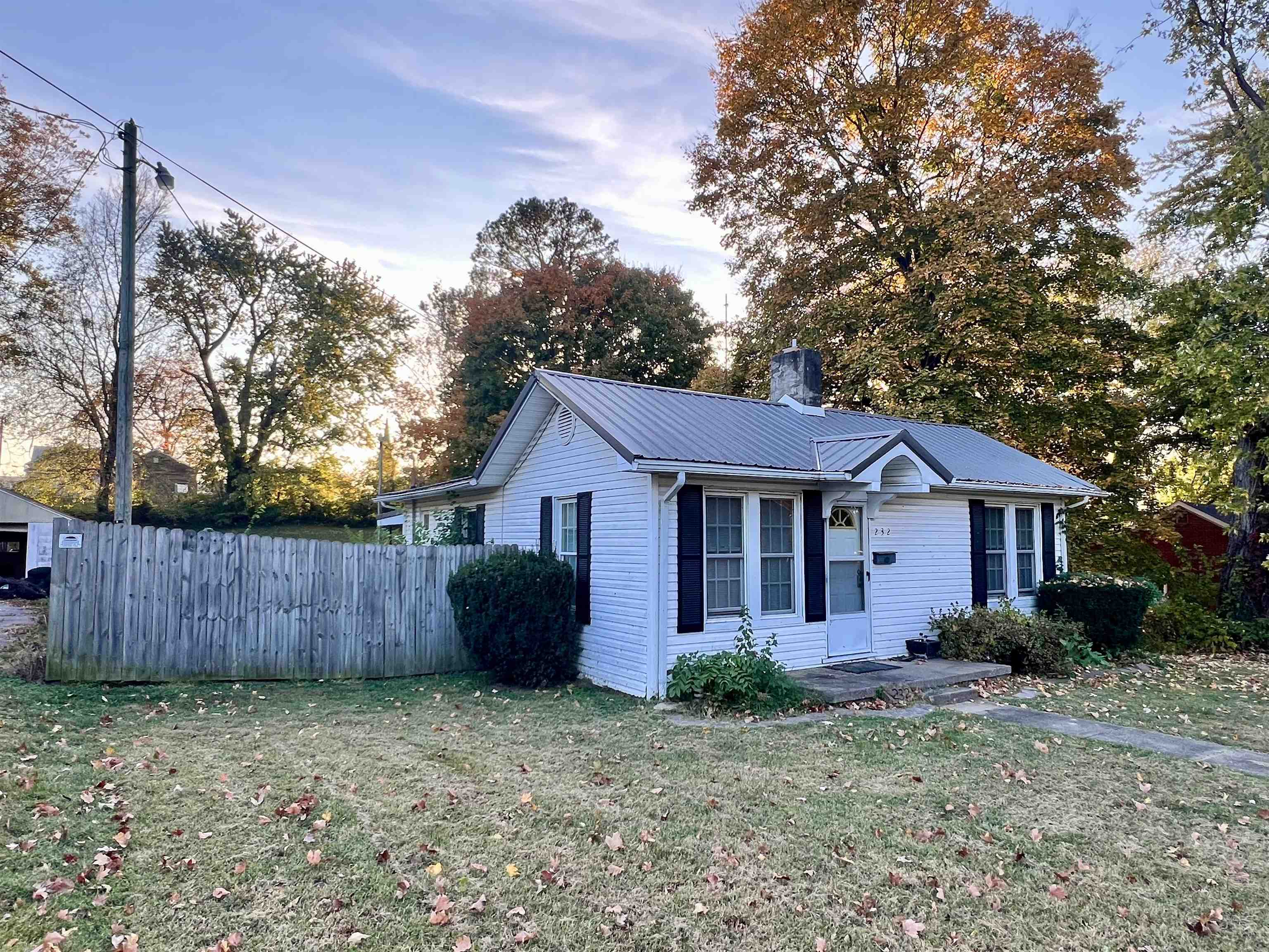 232 West Obannon St, Morganfield, Kentucky 42437, 2 Bedrooms Bedrooms, ,1 BathroomBathrooms,Single Family Residence,For Sale,West Obannon St,91911