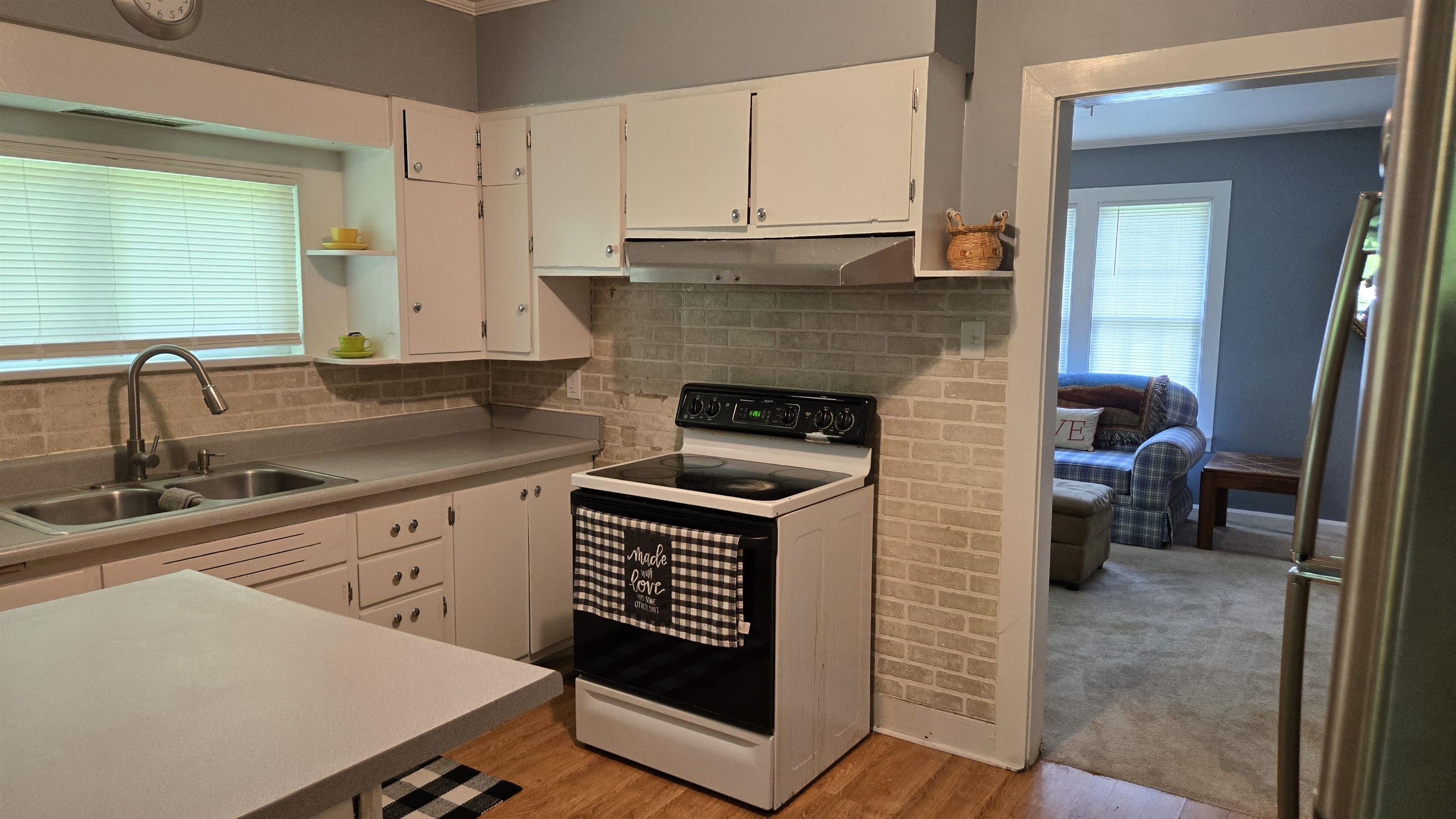 232 West Obannon St, Morganfield, Kentucky 42437, 2 Bedrooms Bedrooms, ,1 BathroomBathrooms,Single Family Residence,For Sale,West Obannon St,91911