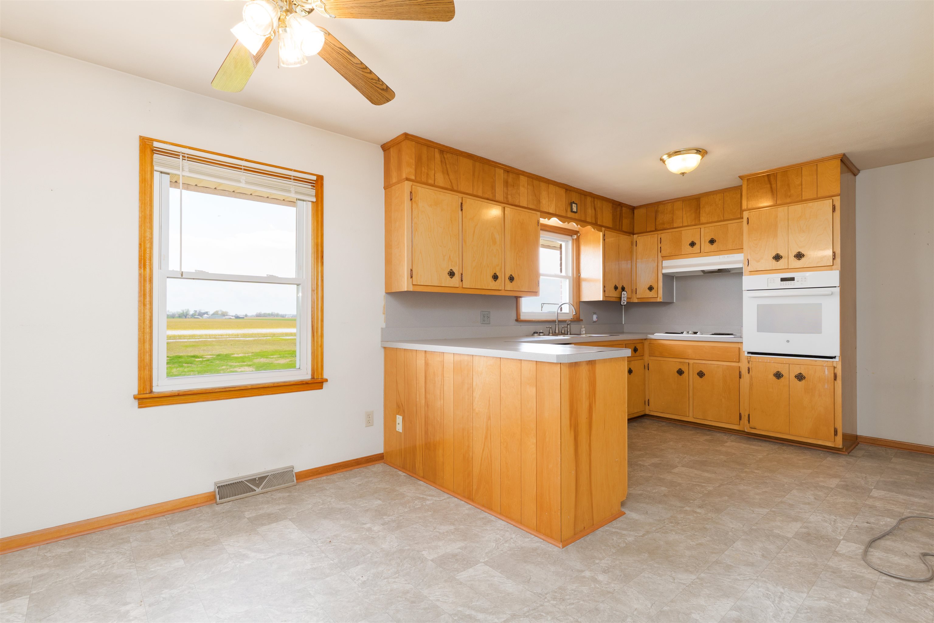 6872 Highway 56, Owensboro, Kentucky 42301-9511, 3 Bedrooms Bedrooms, ,1 BathroomBathrooms,Single Family Residence,For Sale,Highway 56,91923