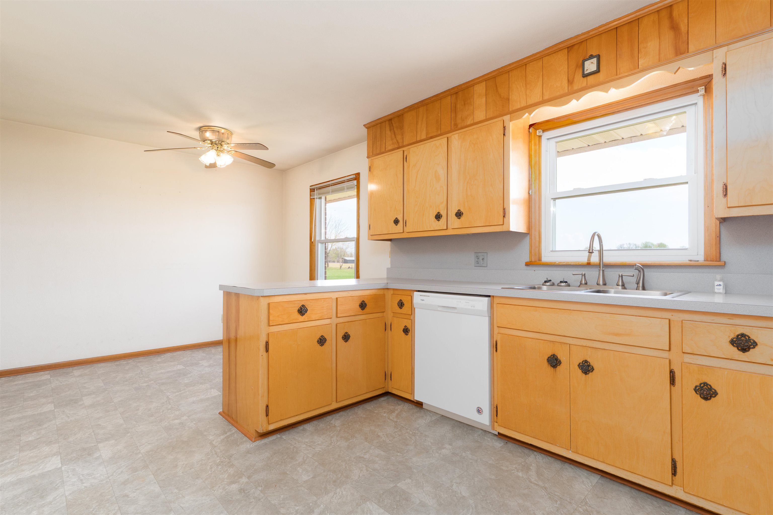 6872 Highway 56, Owensboro, Kentucky 42301-9511, 3 Bedrooms Bedrooms, ,1 BathroomBathrooms,Single Family Residence,For Sale,Highway 56,91923