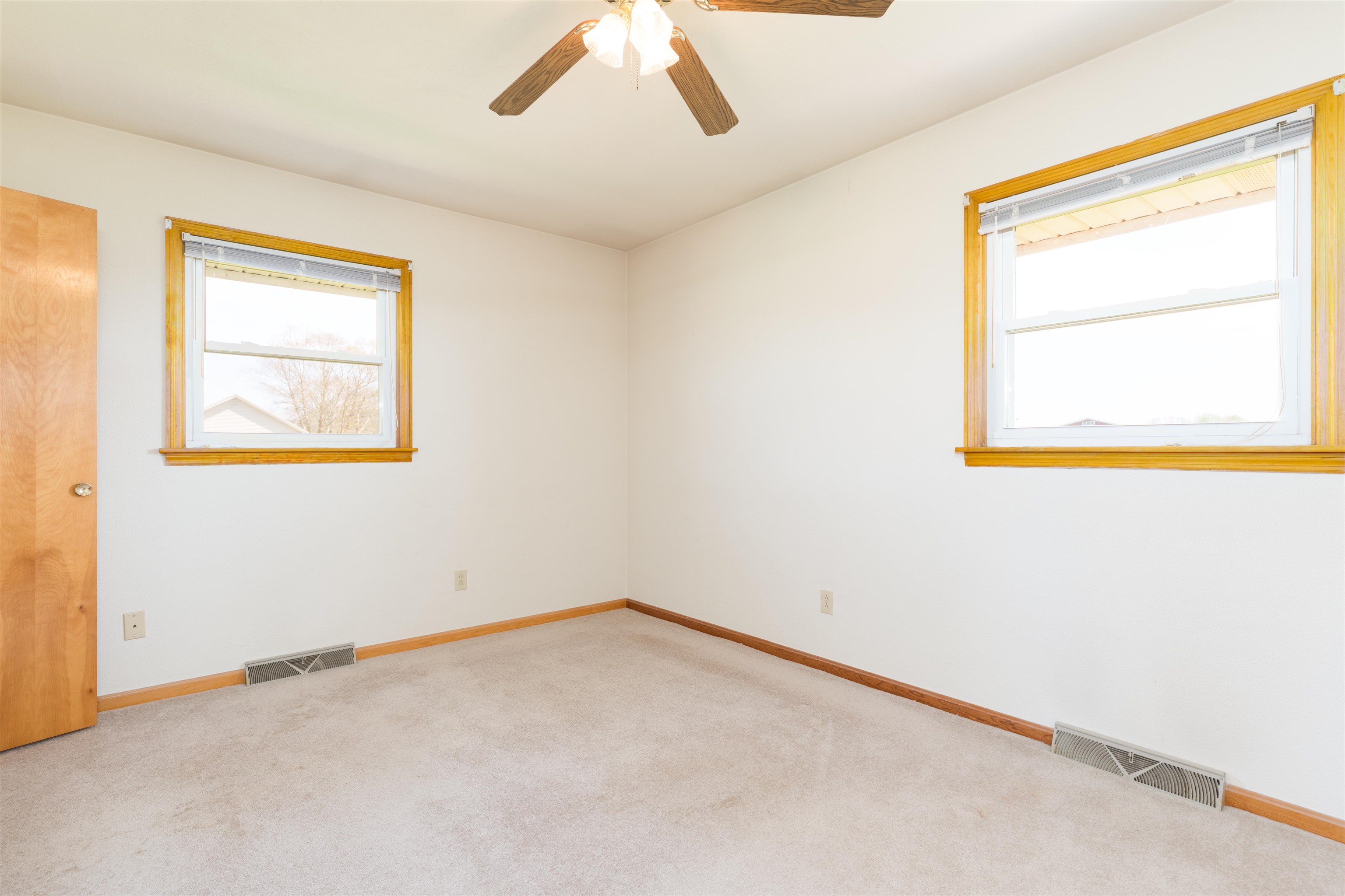 6872 Highway 56, Owensboro, Kentucky 42301-9511, 3 Bedrooms Bedrooms, ,1 BathroomBathrooms,Single Family Residence,For Sale,Highway 56,91923