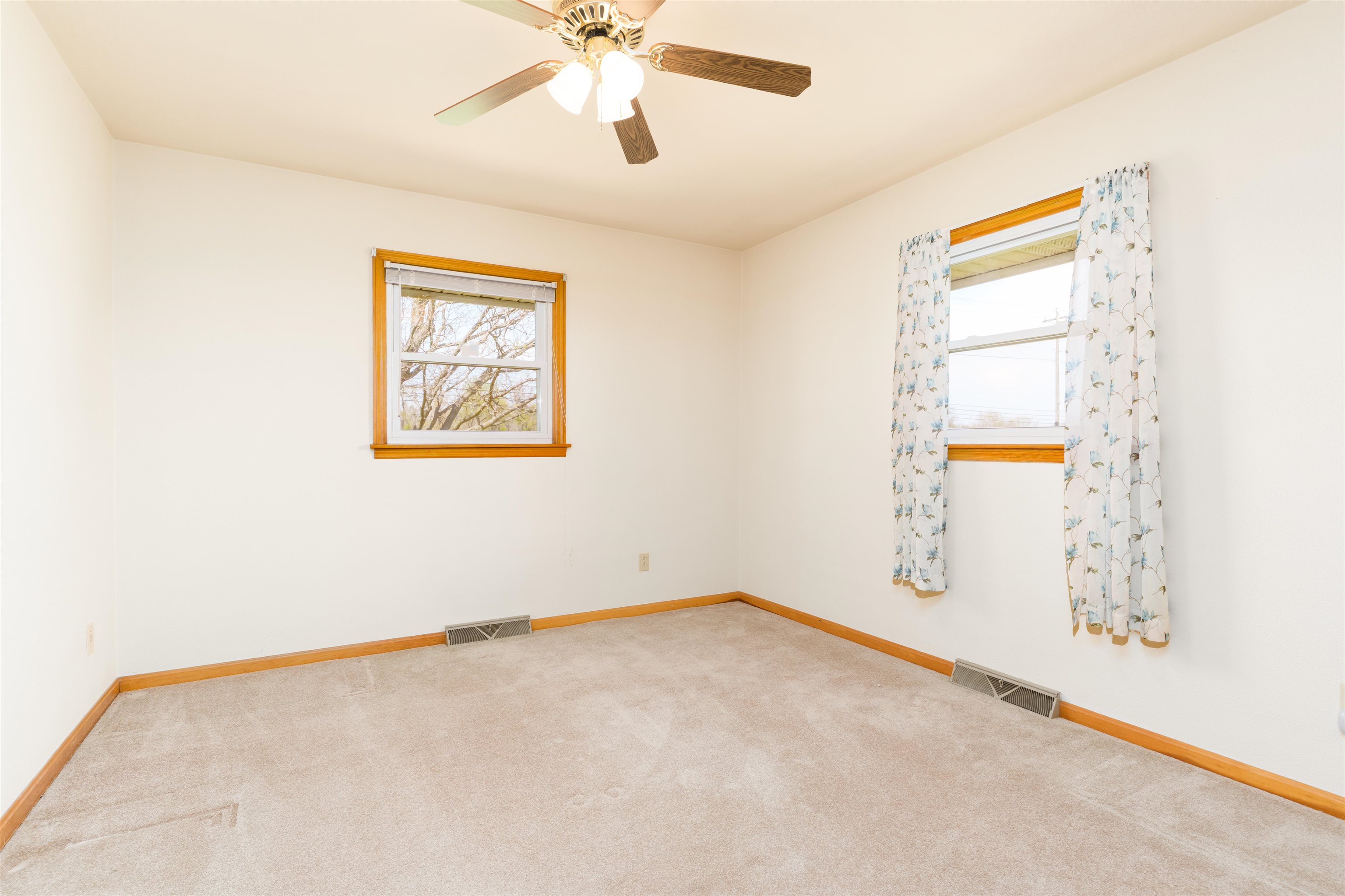 6872 Highway 56, Owensboro, Kentucky 42301-9511, 3 Bedrooms Bedrooms, ,1 BathroomBathrooms,Single Family Residence,For Sale,Highway 56,91923