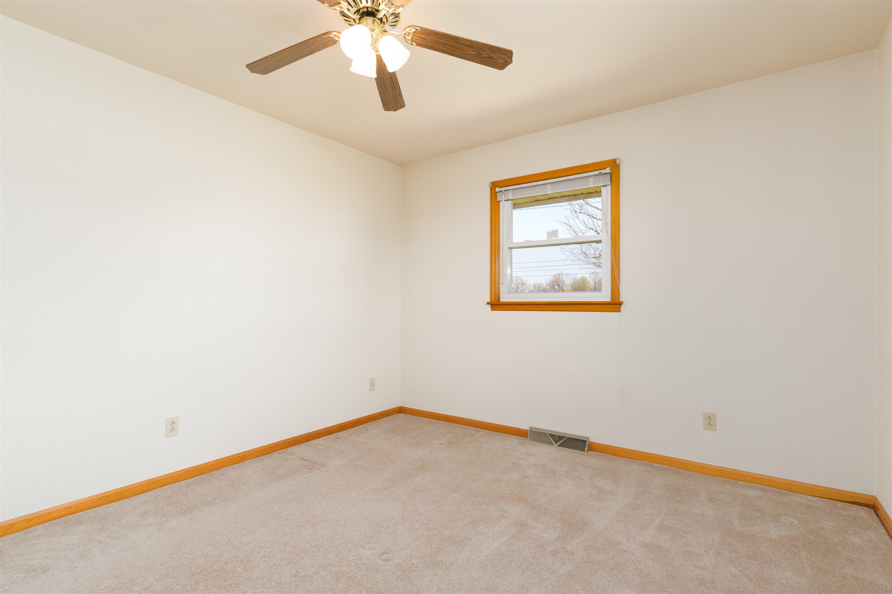 6872 Highway 56, Owensboro, Kentucky 42301-9511, 3 Bedrooms Bedrooms, ,1 BathroomBathrooms,Single Family Residence,For Sale,Highway 56,91923