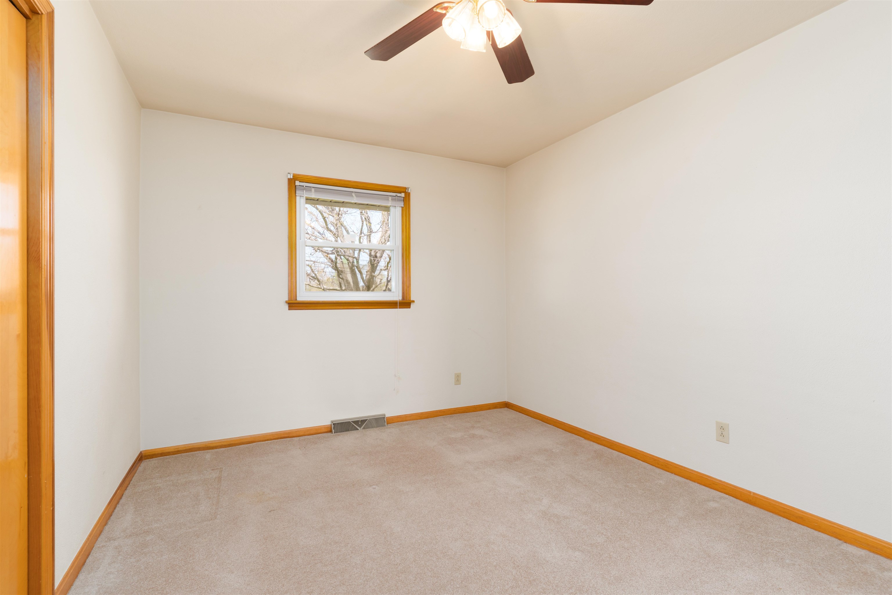 6872 Highway 56, Owensboro, Kentucky 42301-9511, 3 Bedrooms Bedrooms, ,1 BathroomBathrooms,Single Family Residence,For Sale,Highway 56,91923