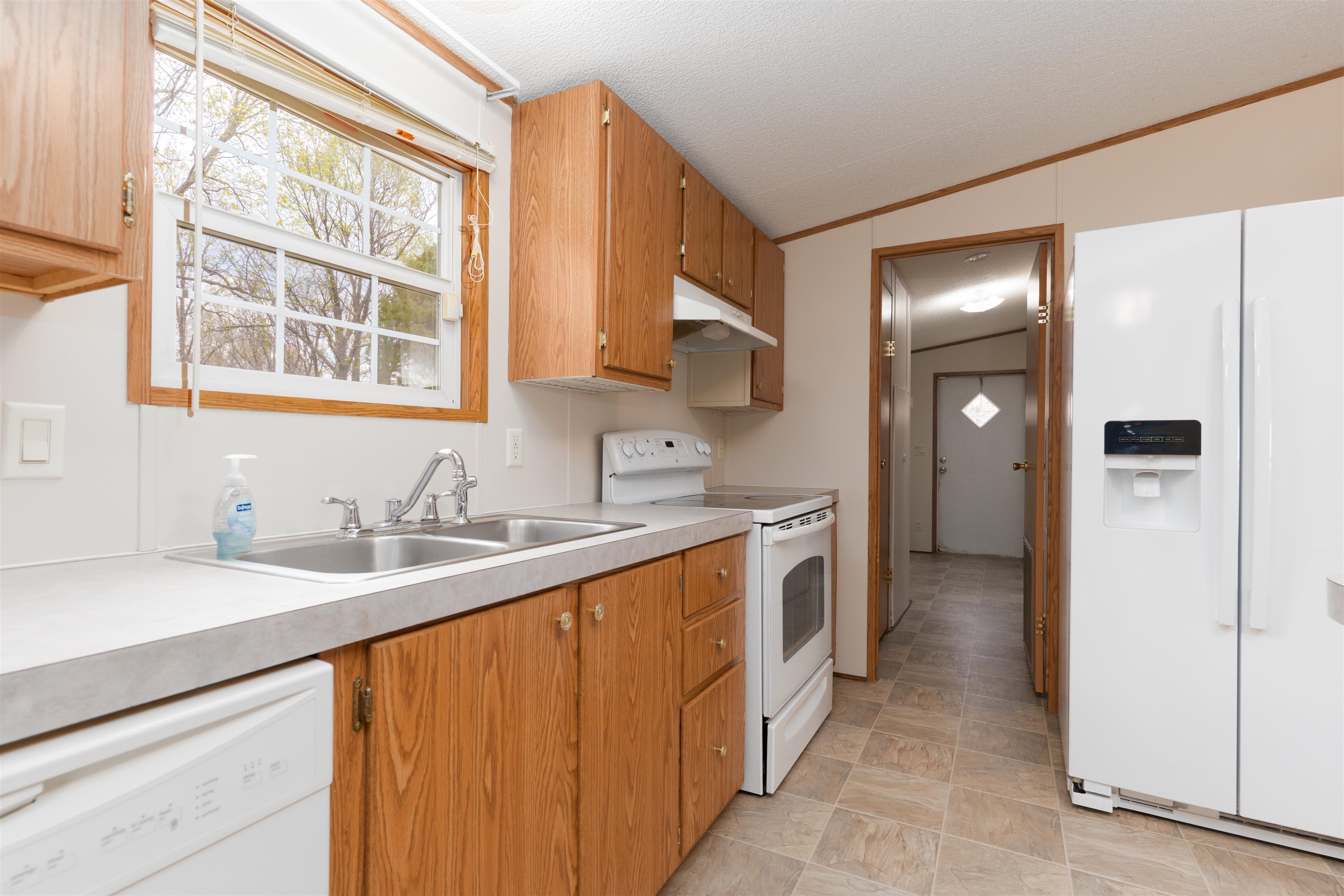 1388 Brooks Schoolhouse Rd, Calhoun, Kentucky 42327, 3 Bedrooms Bedrooms, ,2 BathroomsBathrooms,Single Family Residence,For Sale,Brooks Schoolhouse Rd,91928