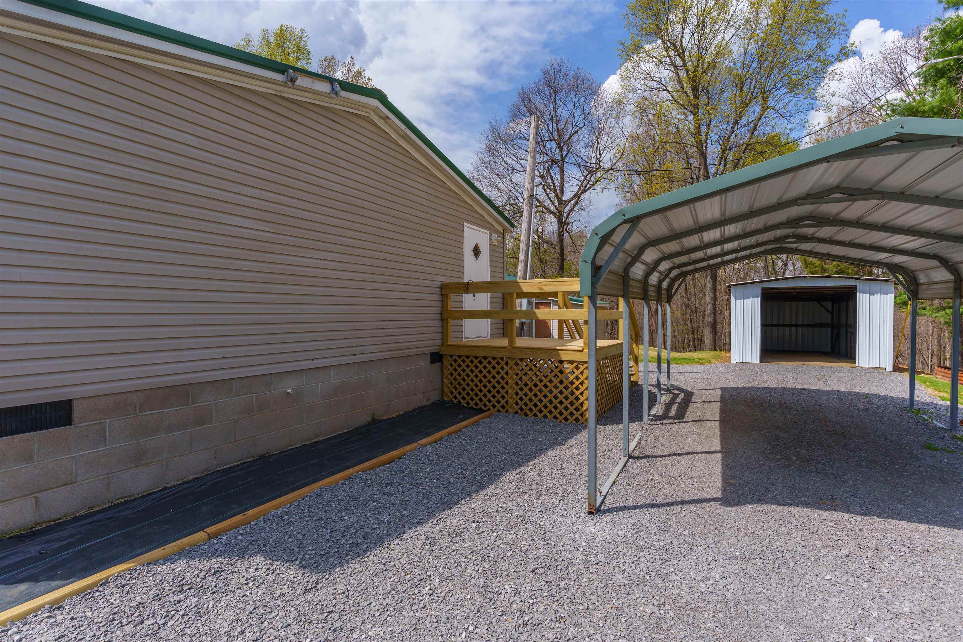 1388 Brooks Schoolhouse Rd, Calhoun, Kentucky 42327, 3 Bedrooms Bedrooms, ,2 BathroomsBathrooms,Single Family Residence,For Sale,Brooks Schoolhouse Rd,91928