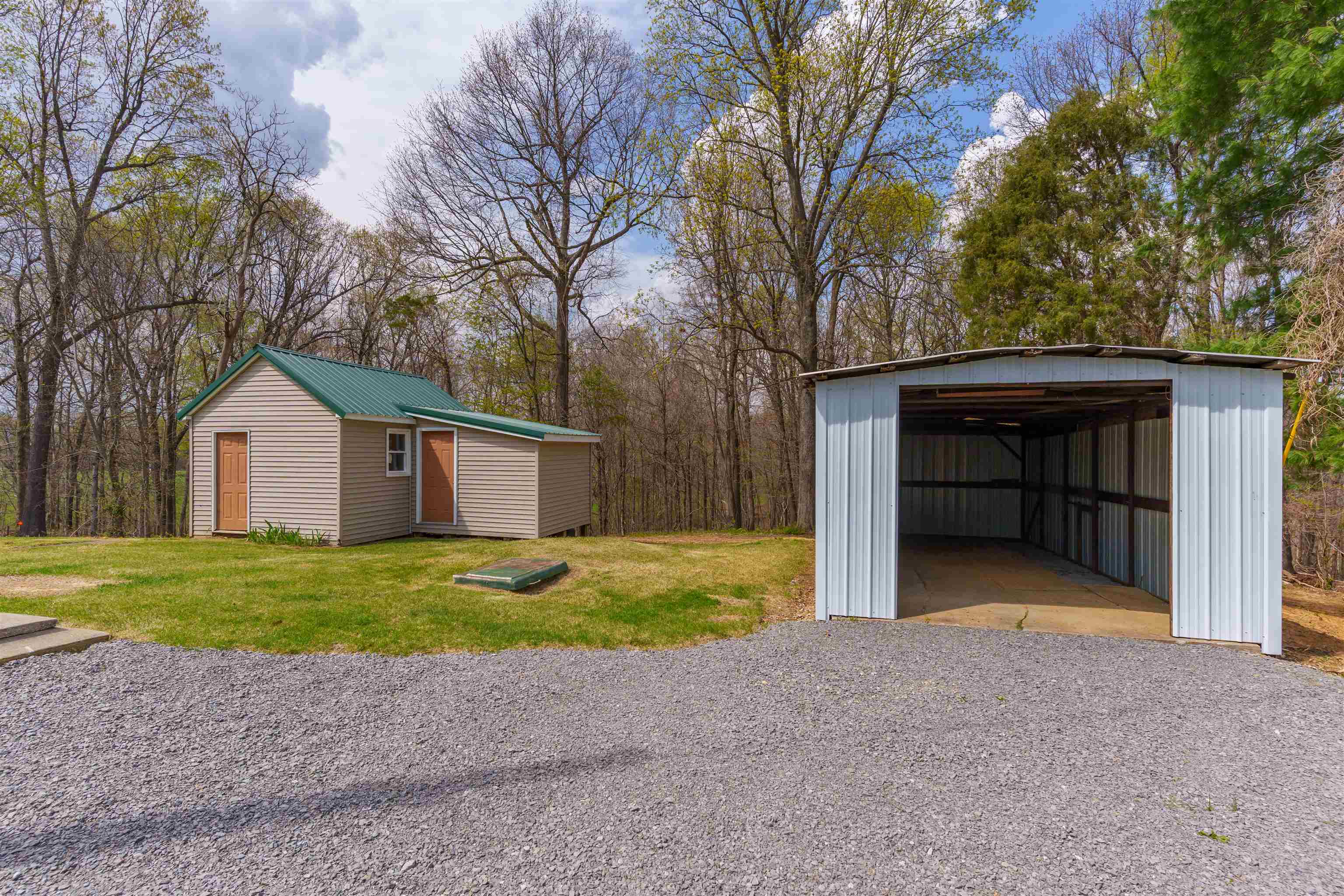 1388 Brooks Schoolhouse Rd, Calhoun, Kentucky 42327, 3 Bedrooms Bedrooms, ,2 BathroomsBathrooms,Single Family Residence,For Sale,Brooks Schoolhouse Rd,91928