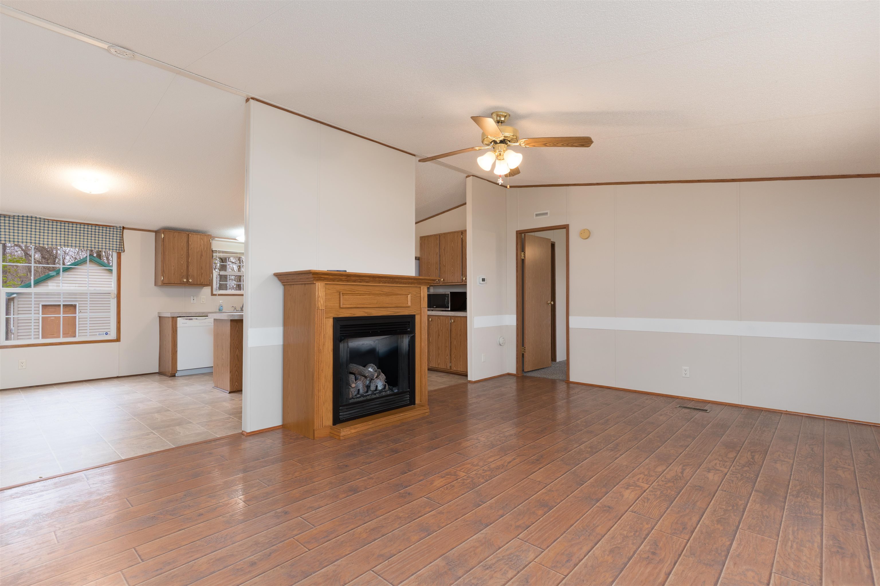 1388 Brooks Schoolhouse Rd, Calhoun, Kentucky 42327, 3 Bedrooms Bedrooms, ,2 BathroomsBathrooms,Single Family Residence,For Sale,Brooks Schoolhouse Rd,91928