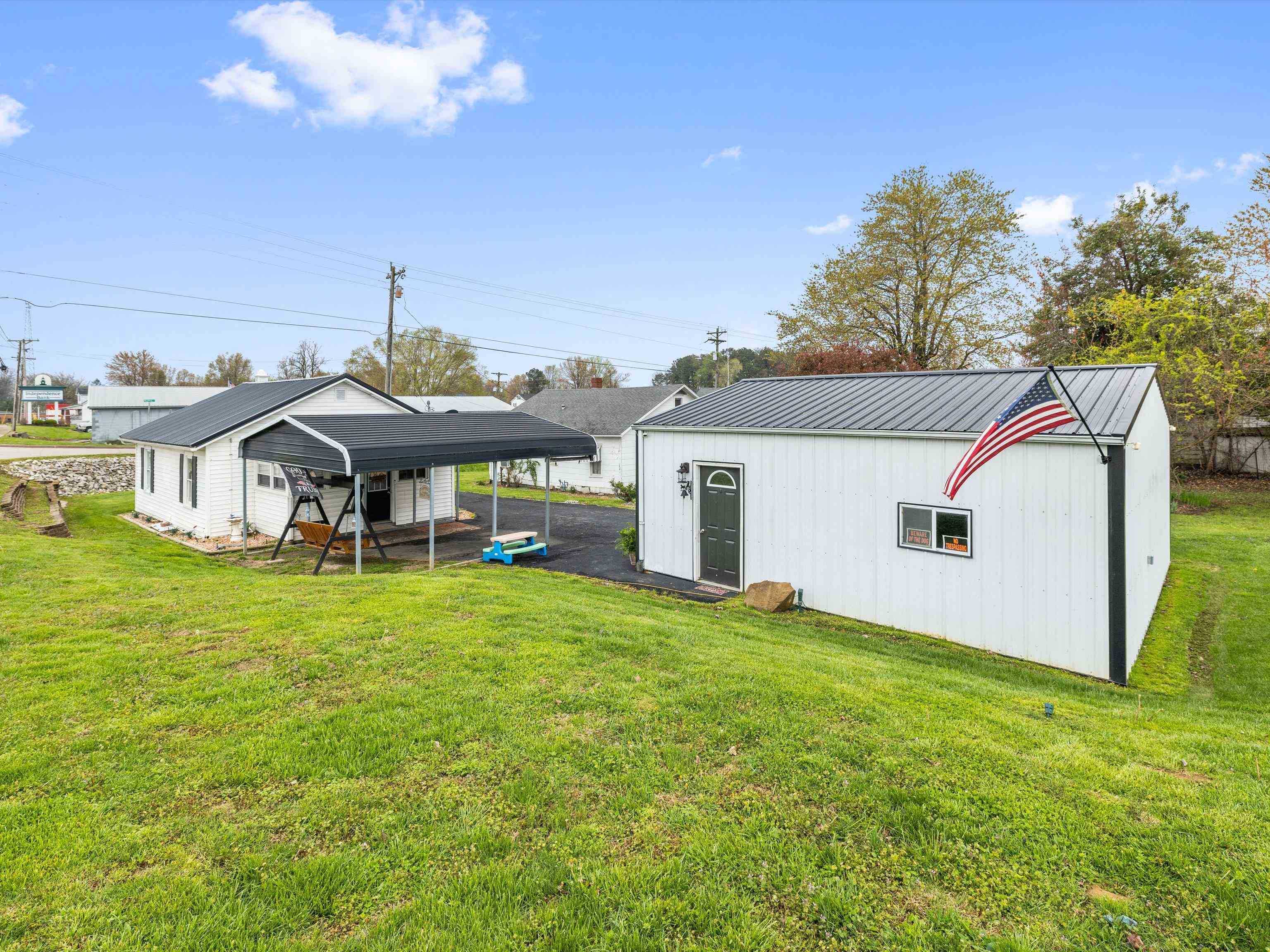5 Pellville St, Hawesville, Kentucky 42348, 2 Bedrooms Bedrooms, ,1 BathroomBathrooms,Single Family Residence,For Sale,Pellville St,91936