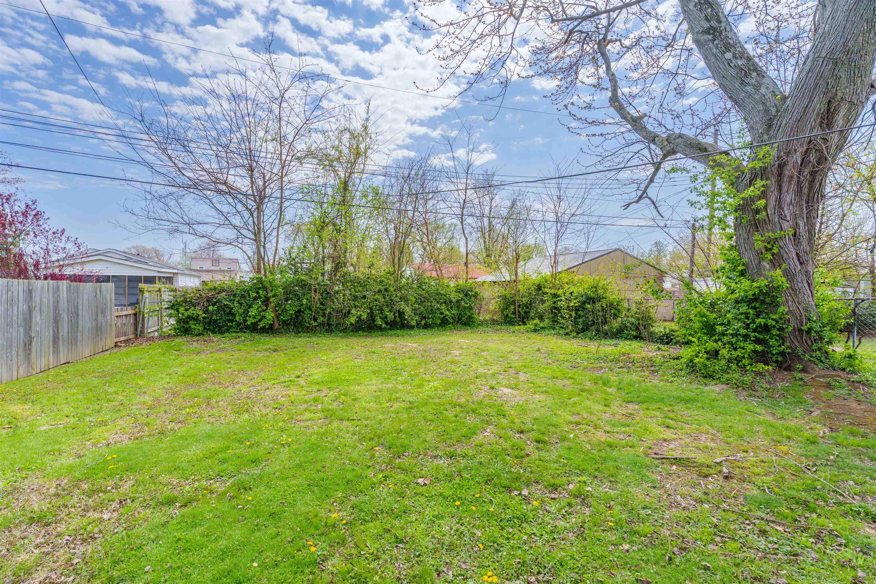 3309 Adams St, Owensboro, Kentucky 42303, 3 Bedrooms Bedrooms, ,1 BathroomBathrooms,Single Family Residence,For Sale,Adams St,91940