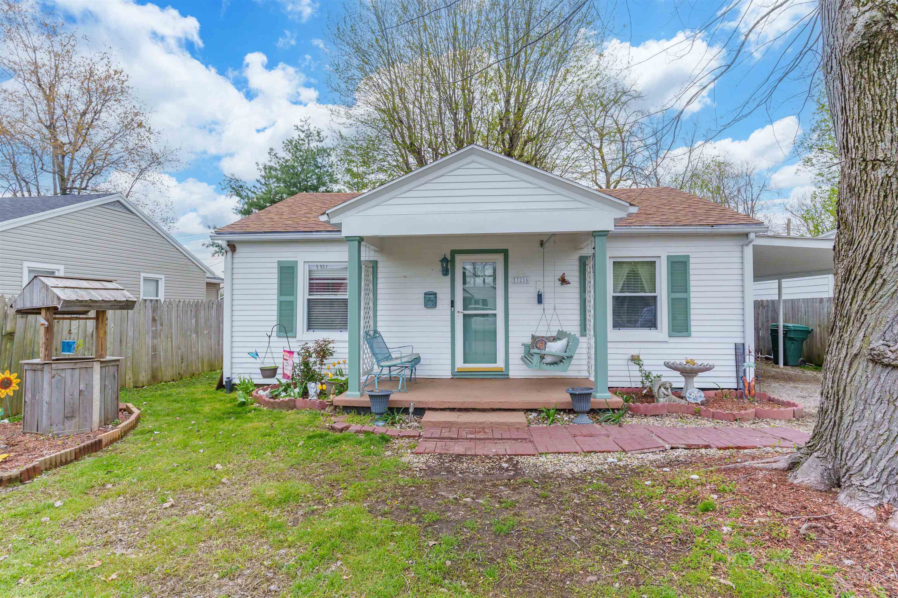 3216 St. Ann Street, Owensboro, Kentucky 42303, 3 Bedrooms Bedrooms, ,1 BathroomBathrooms,Single Family Residence,For Sale,St. Ann Street,91944