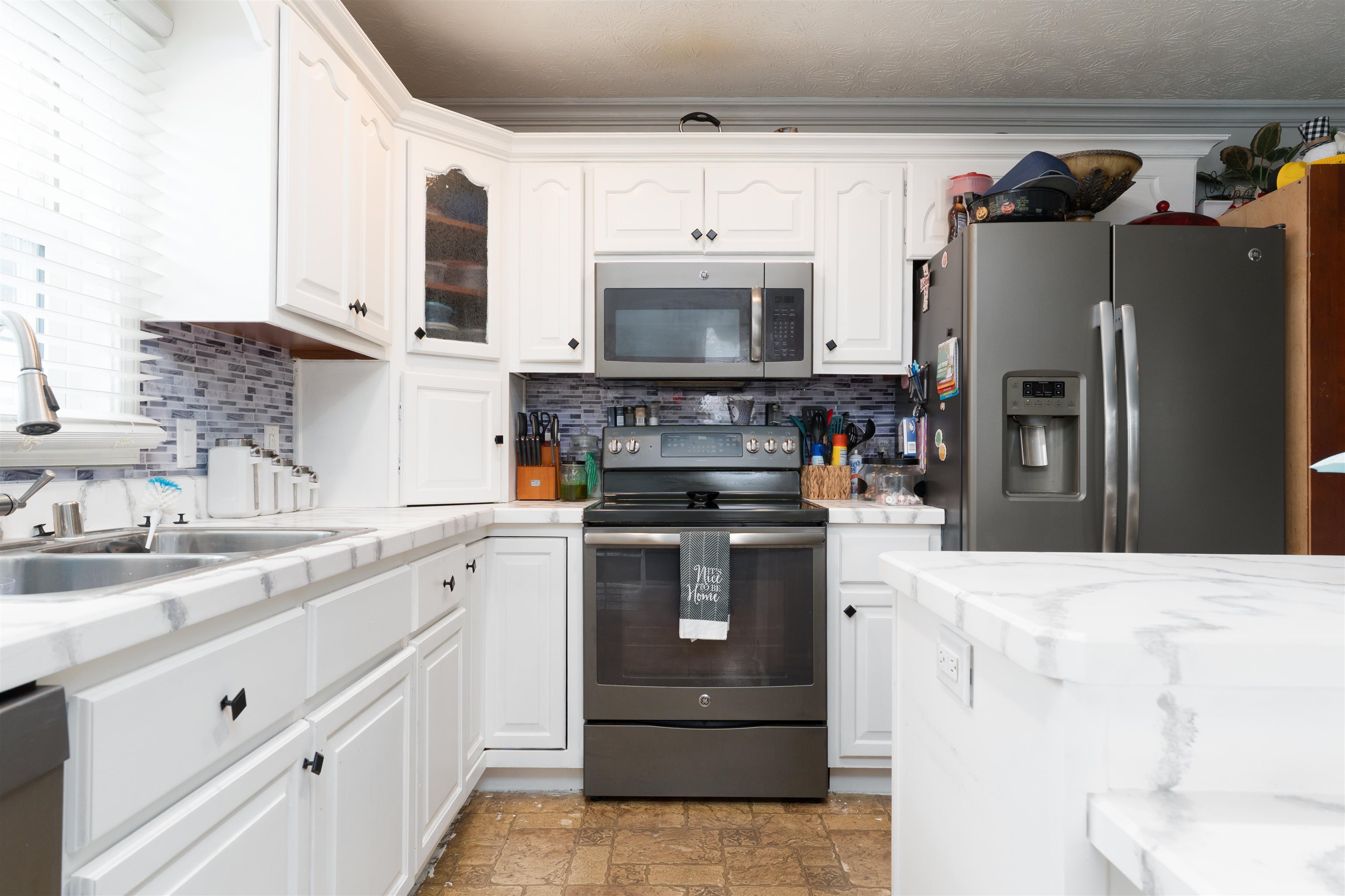 3216 St. Ann Street, Owensboro, Kentucky 42303, 3 Bedrooms Bedrooms, ,1 BathroomBathrooms,Single Family Residence,For Sale,St. Ann Street,91944