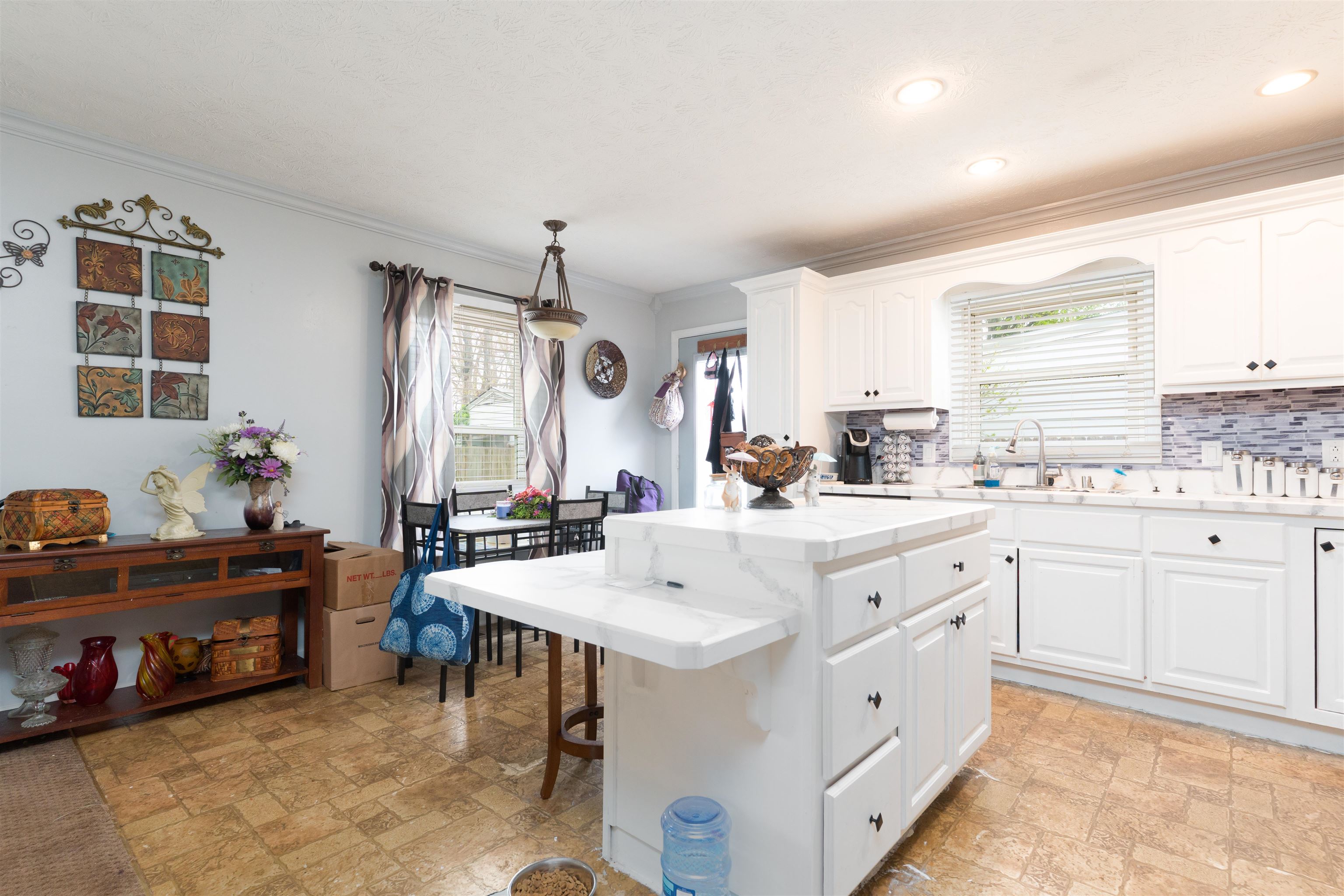 3216 St. Ann Street, Owensboro, Kentucky 42303, 3 Bedrooms Bedrooms, ,1 BathroomBathrooms,Single Family Residence,For Sale,St. Ann Street,91944