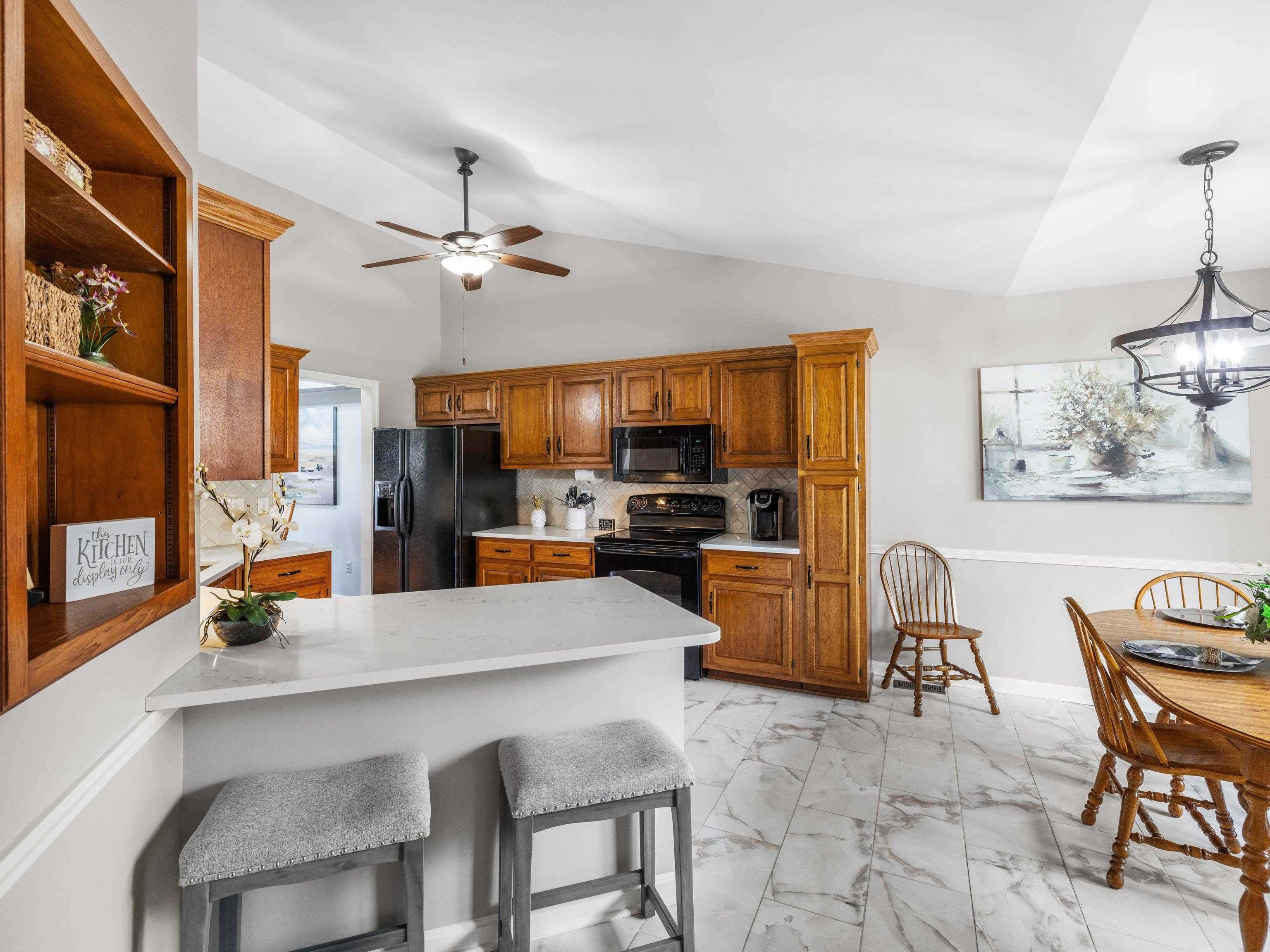 2246 Becklynn Drive, Owensboro, Kentucky 42303, 4 Bedrooms Bedrooms, ,3 BathroomsBathrooms,Single Family Residence,For Sale,Becklynn Drive,91953