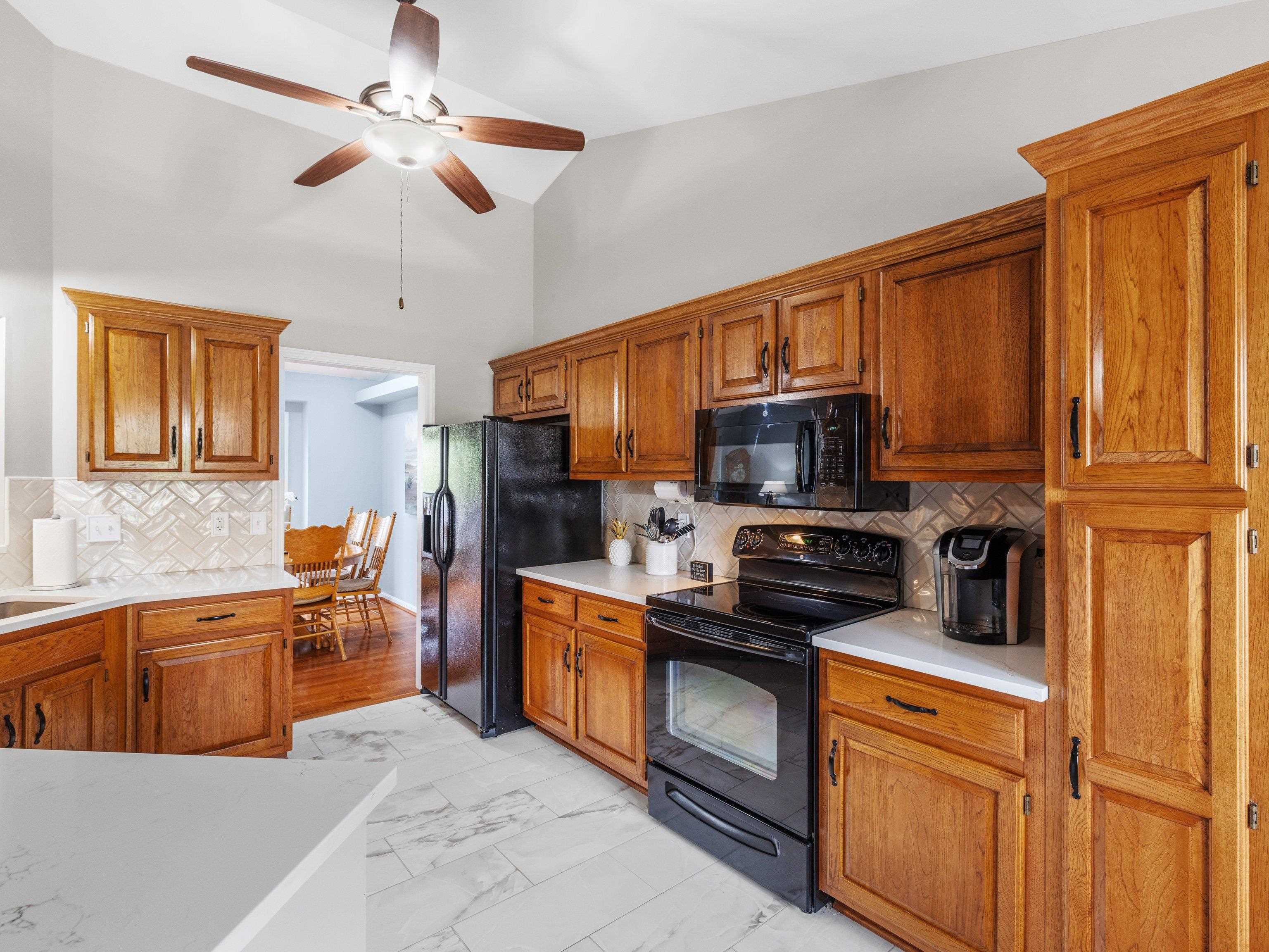 2246 Becklynn Drive, Owensboro, Kentucky 42303, 4 Bedrooms Bedrooms, ,3 BathroomsBathrooms,Single Family Residence,For Sale,Becklynn Drive,91953