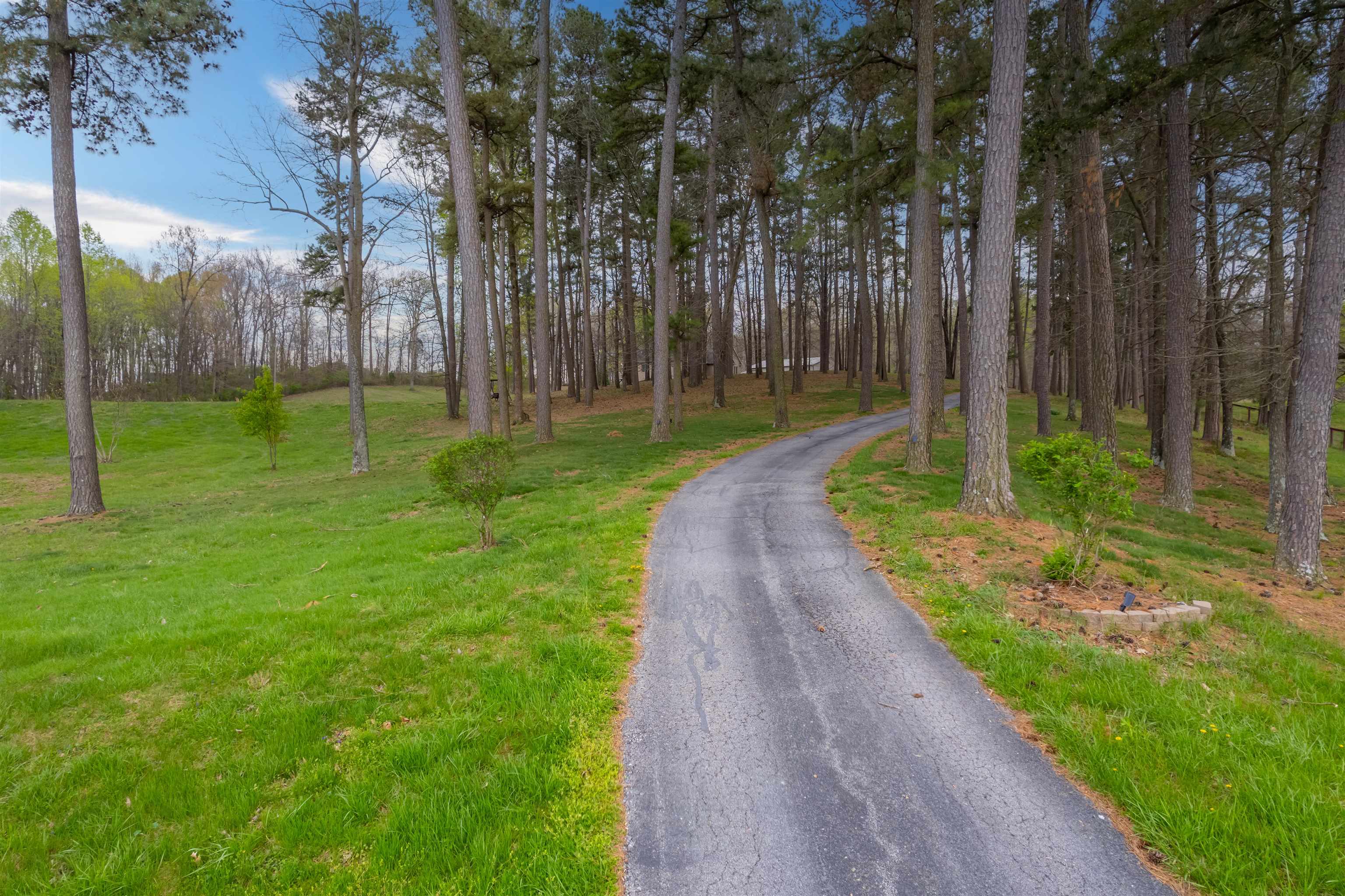 752 Liberty Road, Beaver Dam, Kentucky 42320, 4 Bedrooms Bedrooms, ,3 BathroomsBathrooms,Single Family Residence,For Sale,Liberty Road,91954