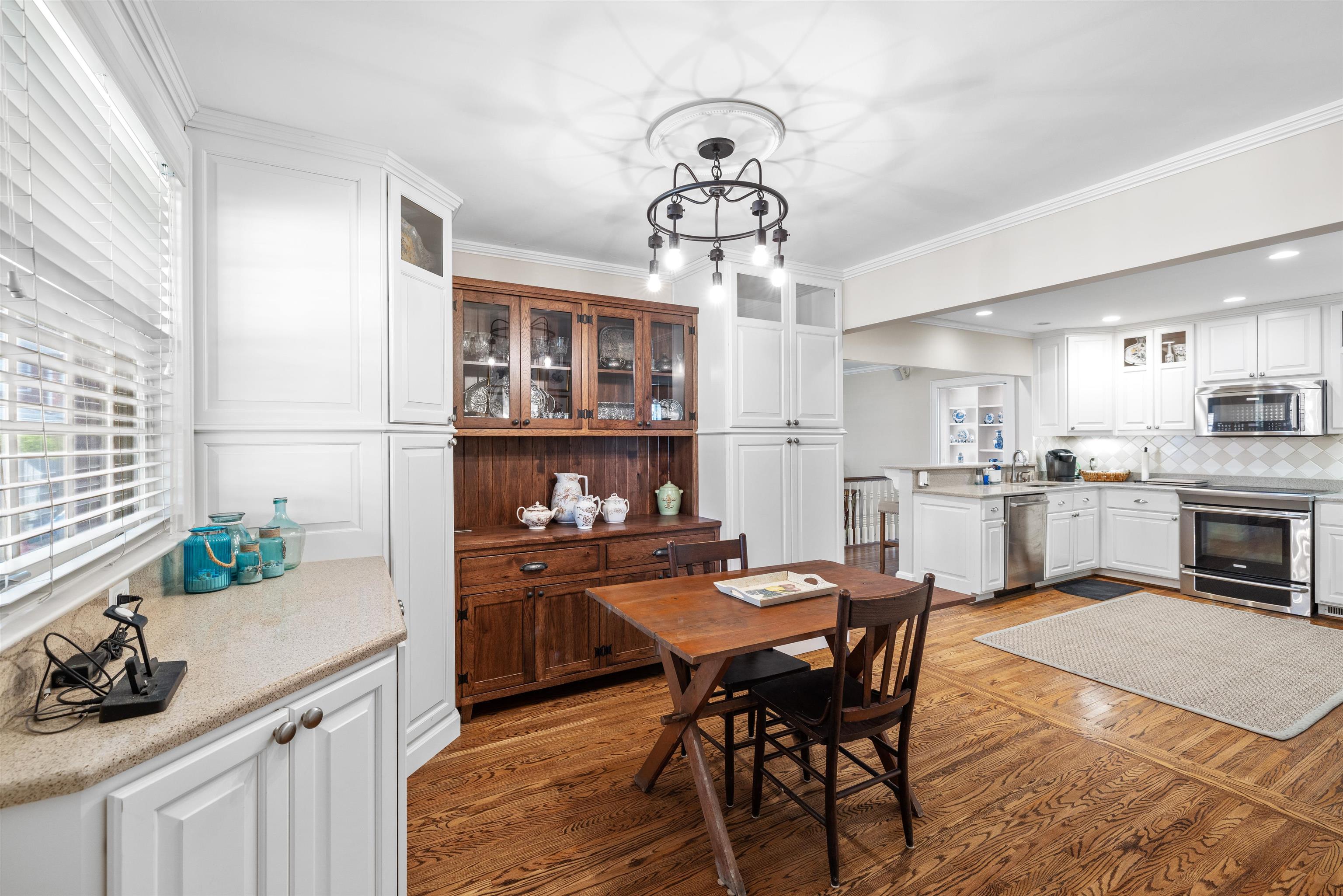 2019 Littlewood Dr, Owensboro, Kentucky 42301, 4 Bedrooms Bedrooms, ,3 BathroomsBathrooms,Single Family Residence,For Sale,Littlewood Dr,91959