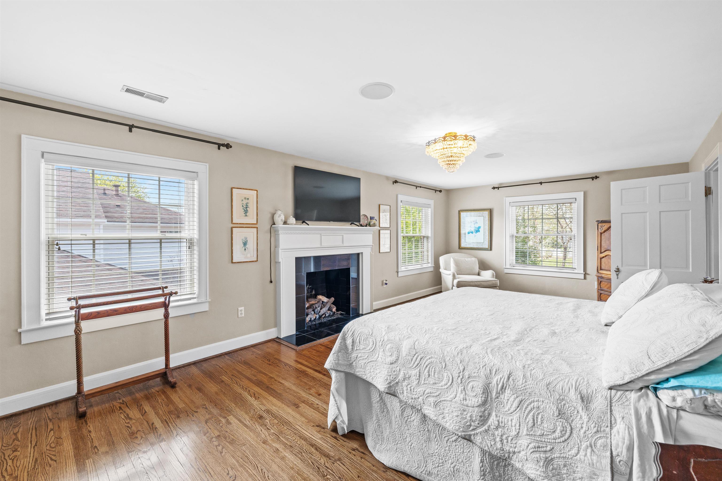2019 Littlewood Dr, Owensboro, Kentucky 42301, 4 Bedrooms Bedrooms, ,3 BathroomsBathrooms,Single Family Residence,For Sale,Littlewood Dr,91959