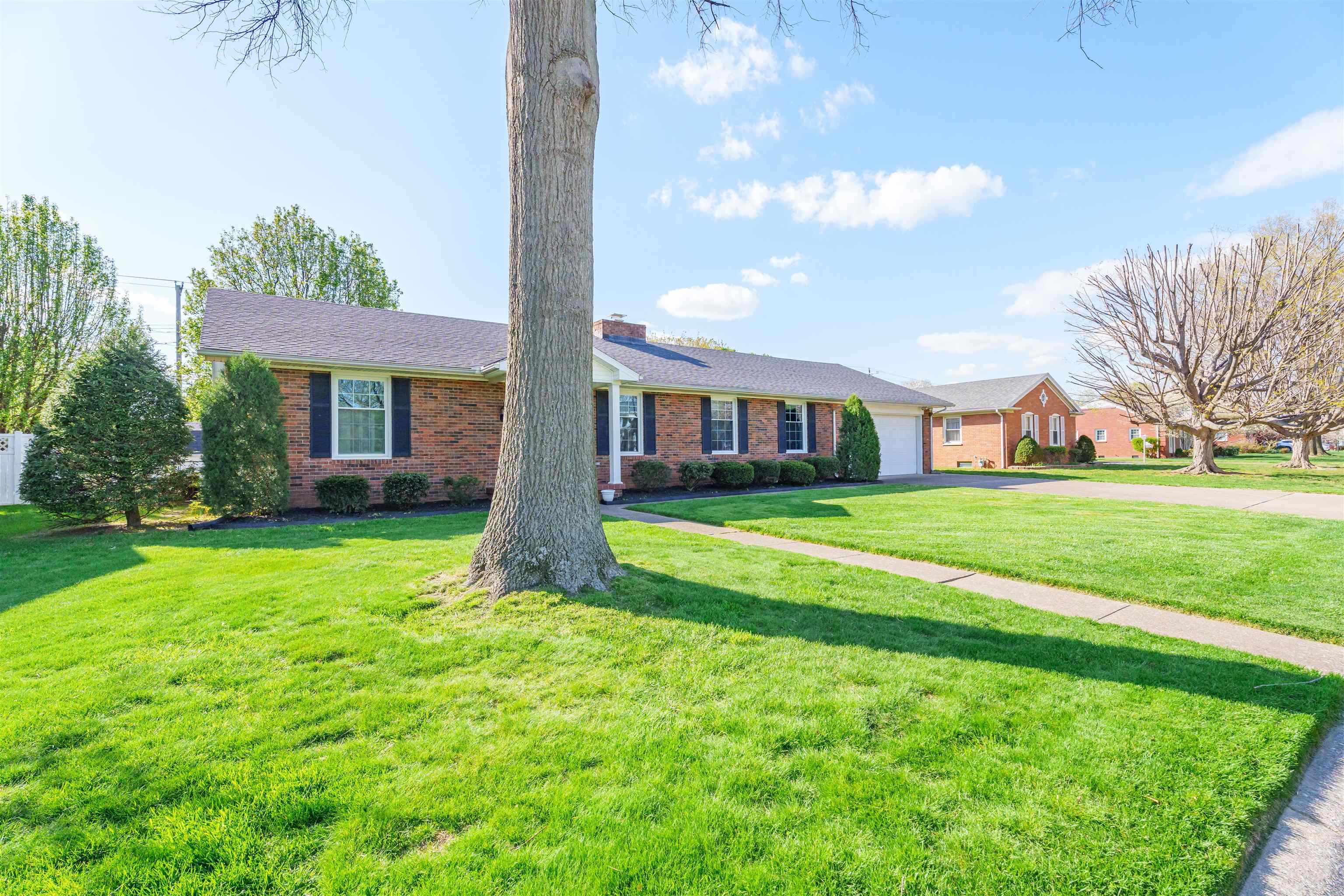 3600 Ashlawn Dr, Owensboro, Kentucky 42301, 3 Bedrooms Bedrooms, ,2 BathroomsBathrooms,Single Family Residence,For Sale,Ashlawn Dr,91962