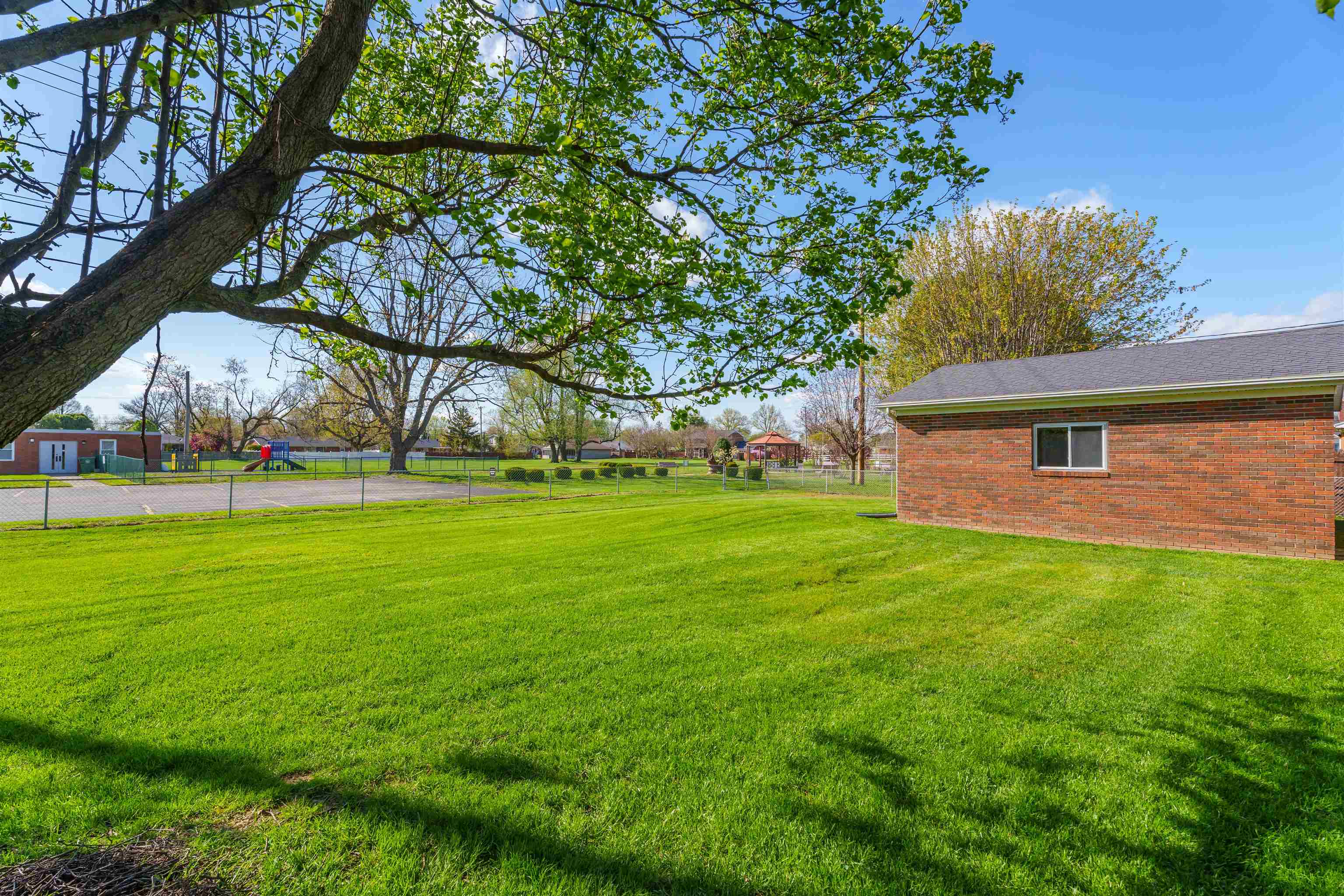 3600 Ashlawn Dr, Owensboro, Kentucky 42301, 3 Bedrooms Bedrooms, ,2 BathroomsBathrooms,Single Family Residence,For Sale,Ashlawn Dr,91962