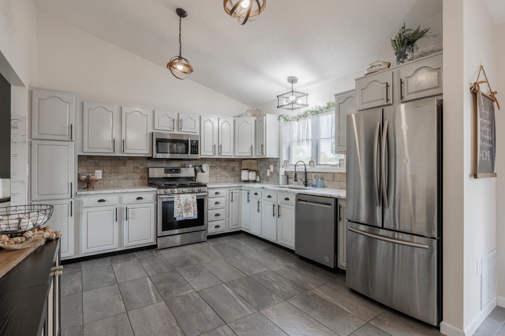 225 John Richard Lane, Hawesville, Kentucky 42348, 3 Bedrooms Bedrooms, ,3 BathroomsBathrooms,Single Family Residence,For Sale,John Richard Lane,91970