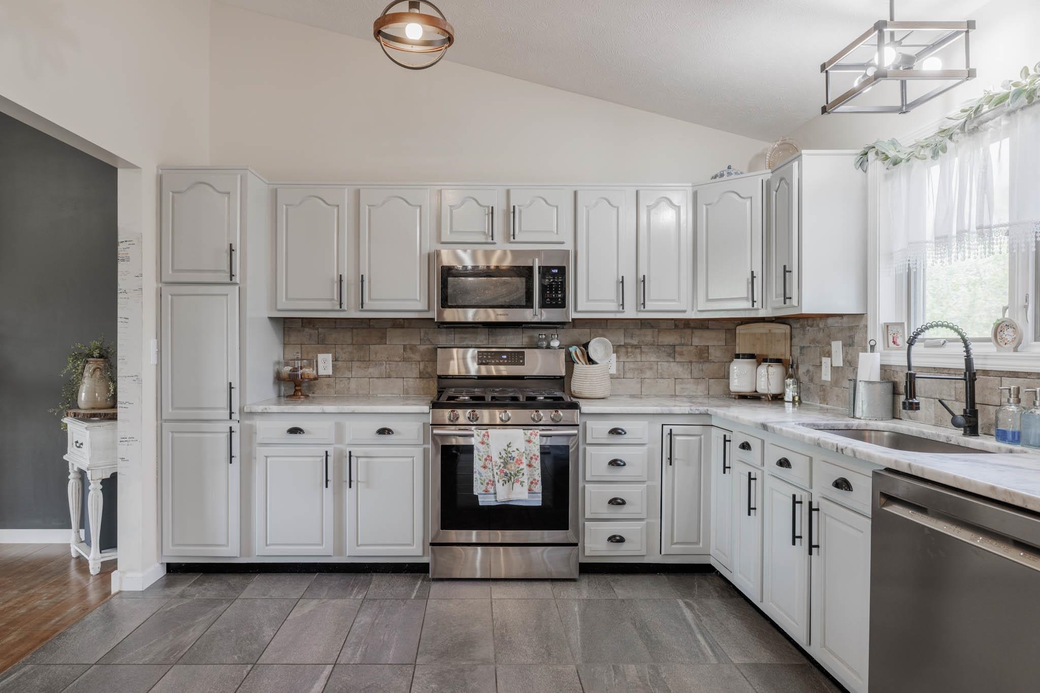 225 John Richard Lane, Hawesville, Kentucky 42348, 3 Bedrooms Bedrooms, ,3 BathroomsBathrooms,Single Family Residence,For Sale,John Richard Lane,91970