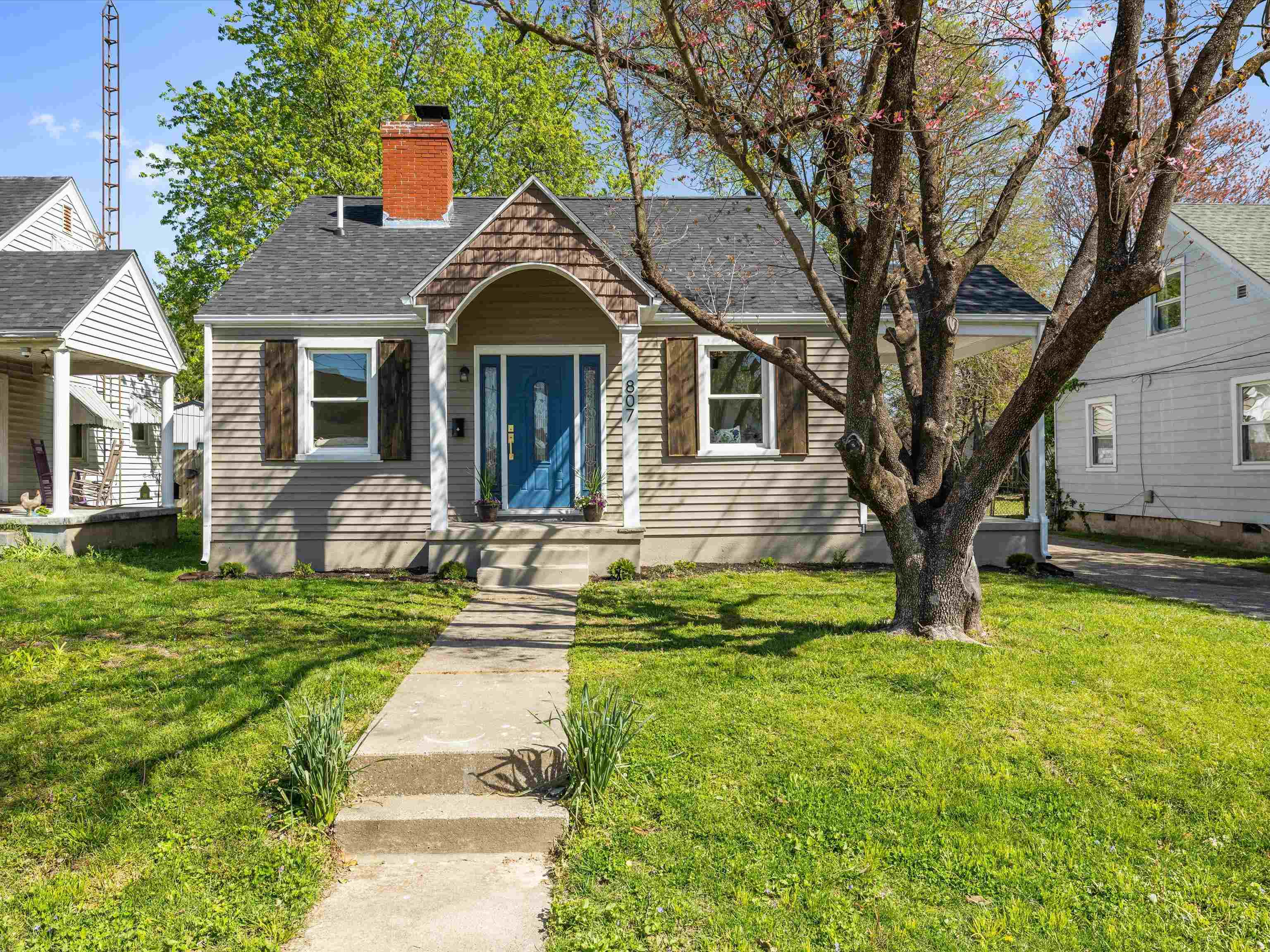 807 East 21st, Owensboro, Kentucky 42303, 3 Bedrooms Bedrooms, ,2 BathroomsBathrooms,Single Family Residence,For Sale,East 21st,91971
